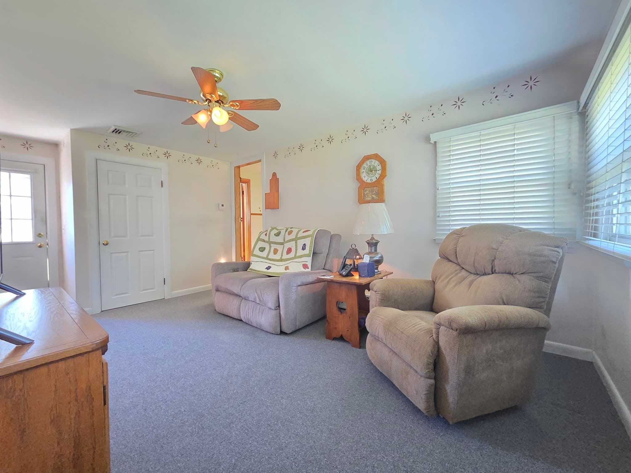 Single Family Residence at 40 Brodeur Ave, Webster MA 01570, photo 4 of 38
