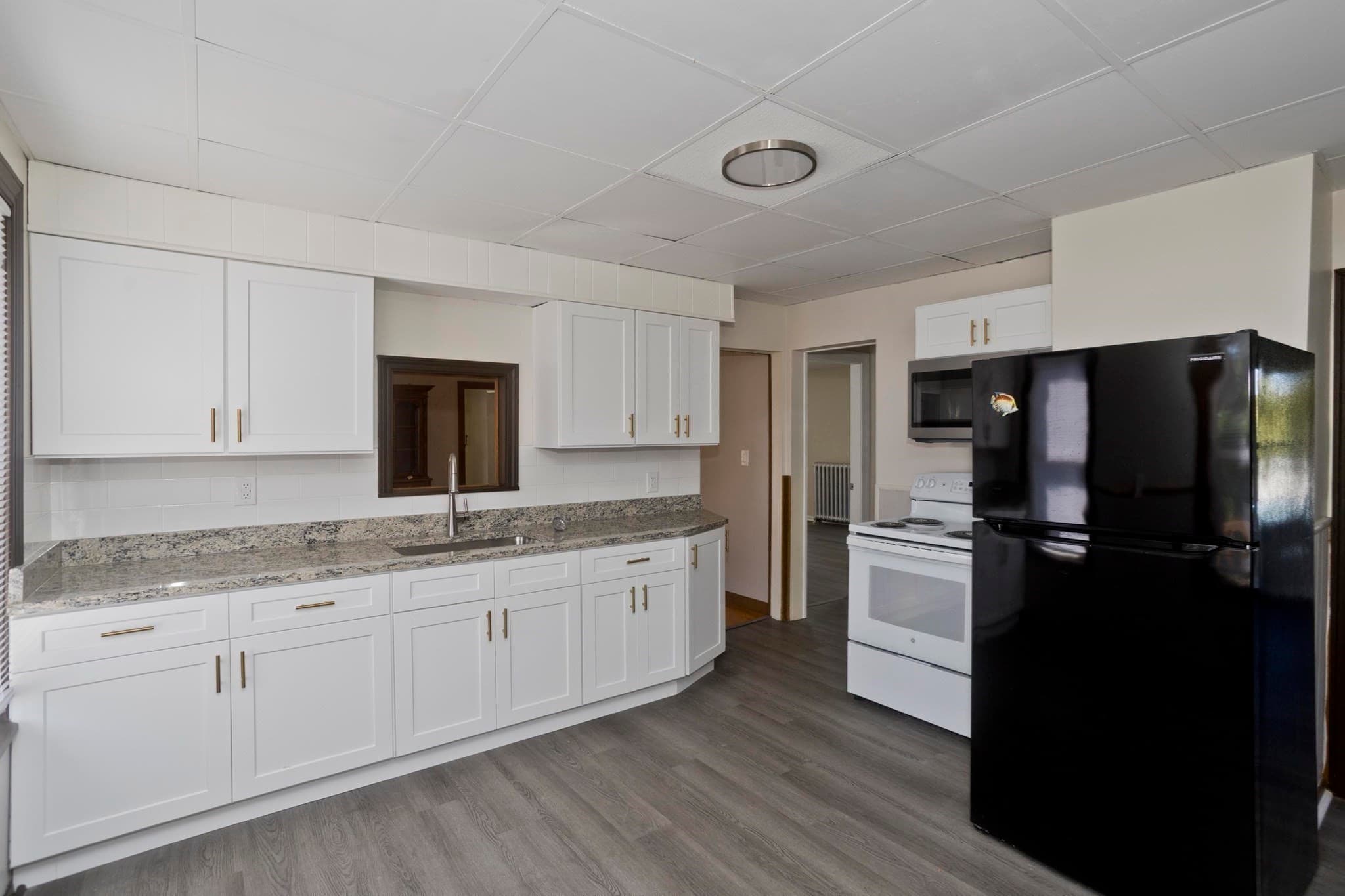 Apartment at 33 Balis St # 2, Springfield MA 01109, photo 9 of 10