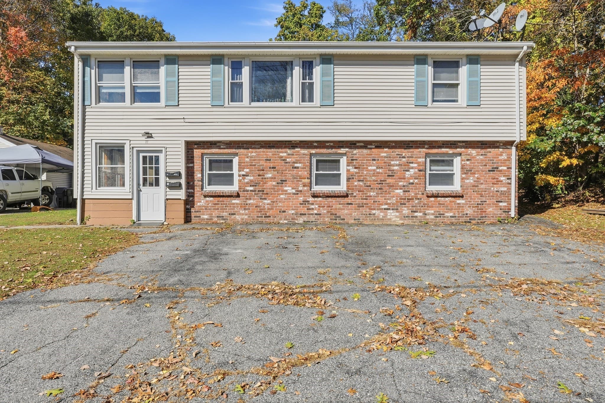 Multi Family at 37 Walsh Ave, Auburn MA 01501, photo 2 of 40