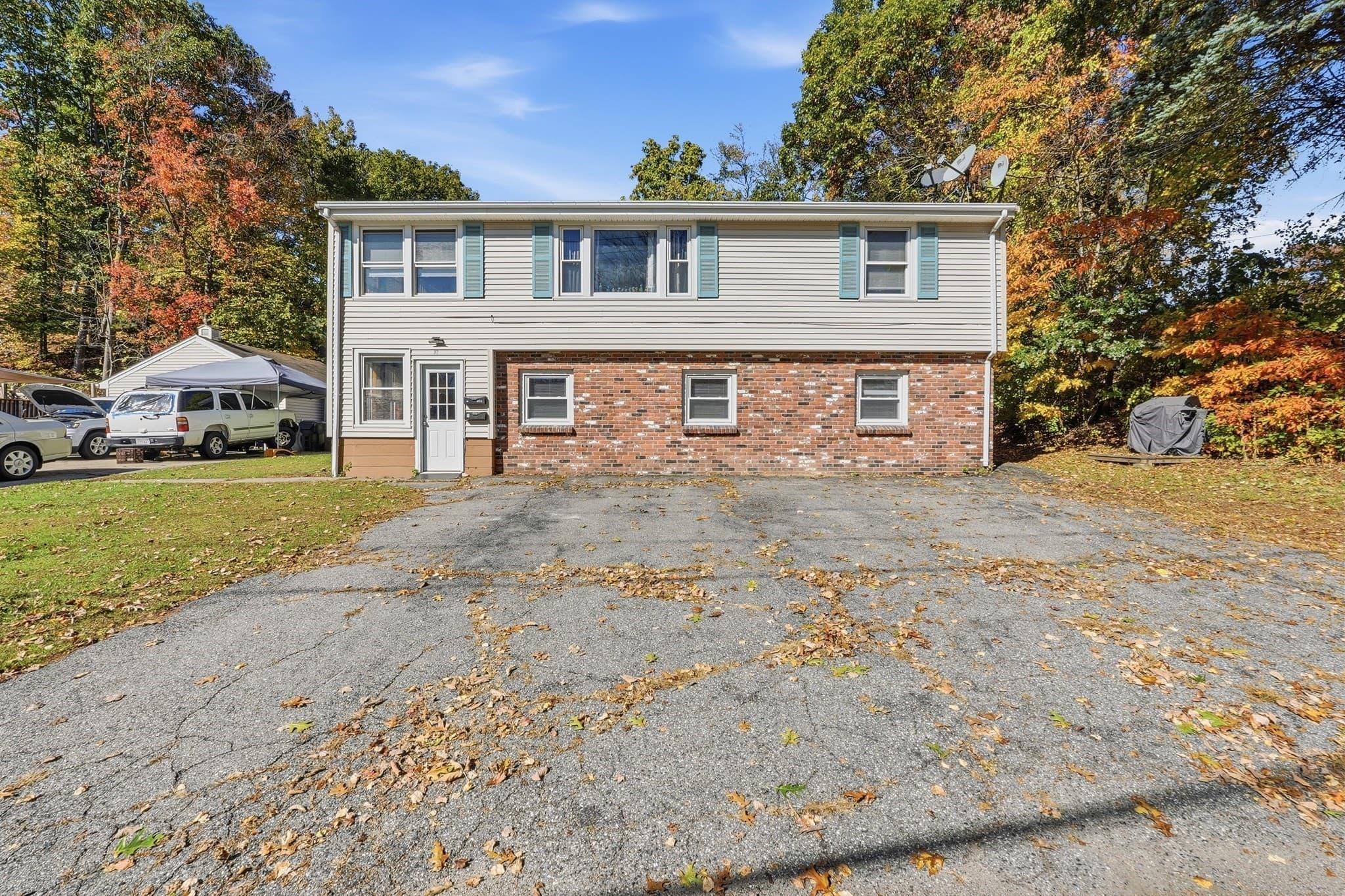 Multi Family at 37 Walsh Ave, Auburn MA 01501, photo 3 of 40
