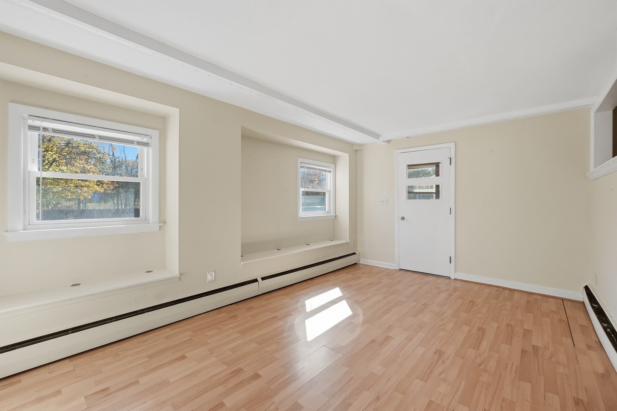 Multi Family at 37 Walsh Ave, Auburn MA 01501, photo 9 of 40