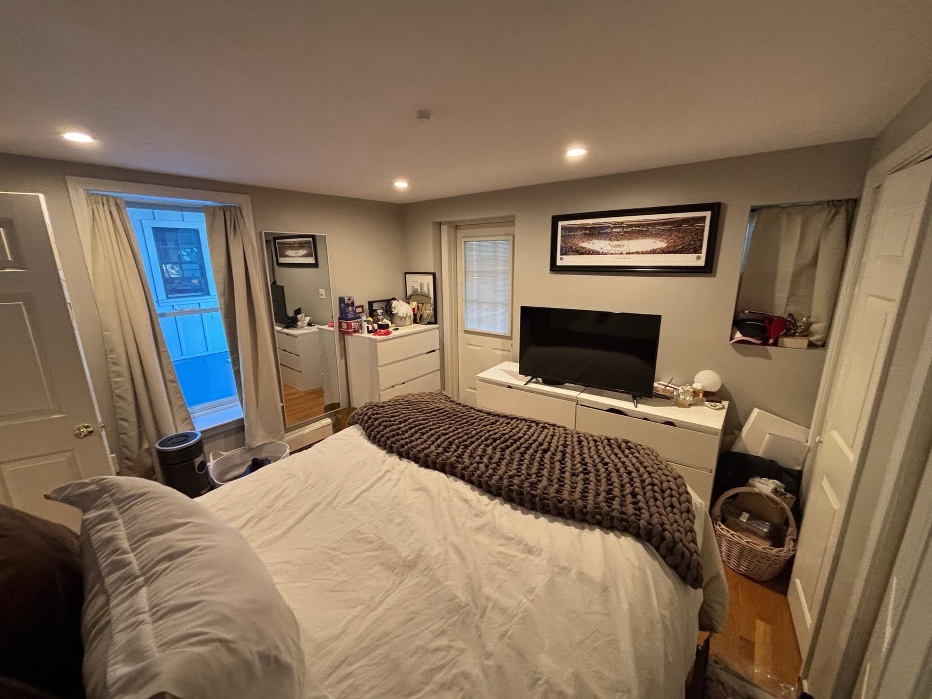 Apartment at 516 E Broadway # 1, Boston MA 02127, photo 6 of 11