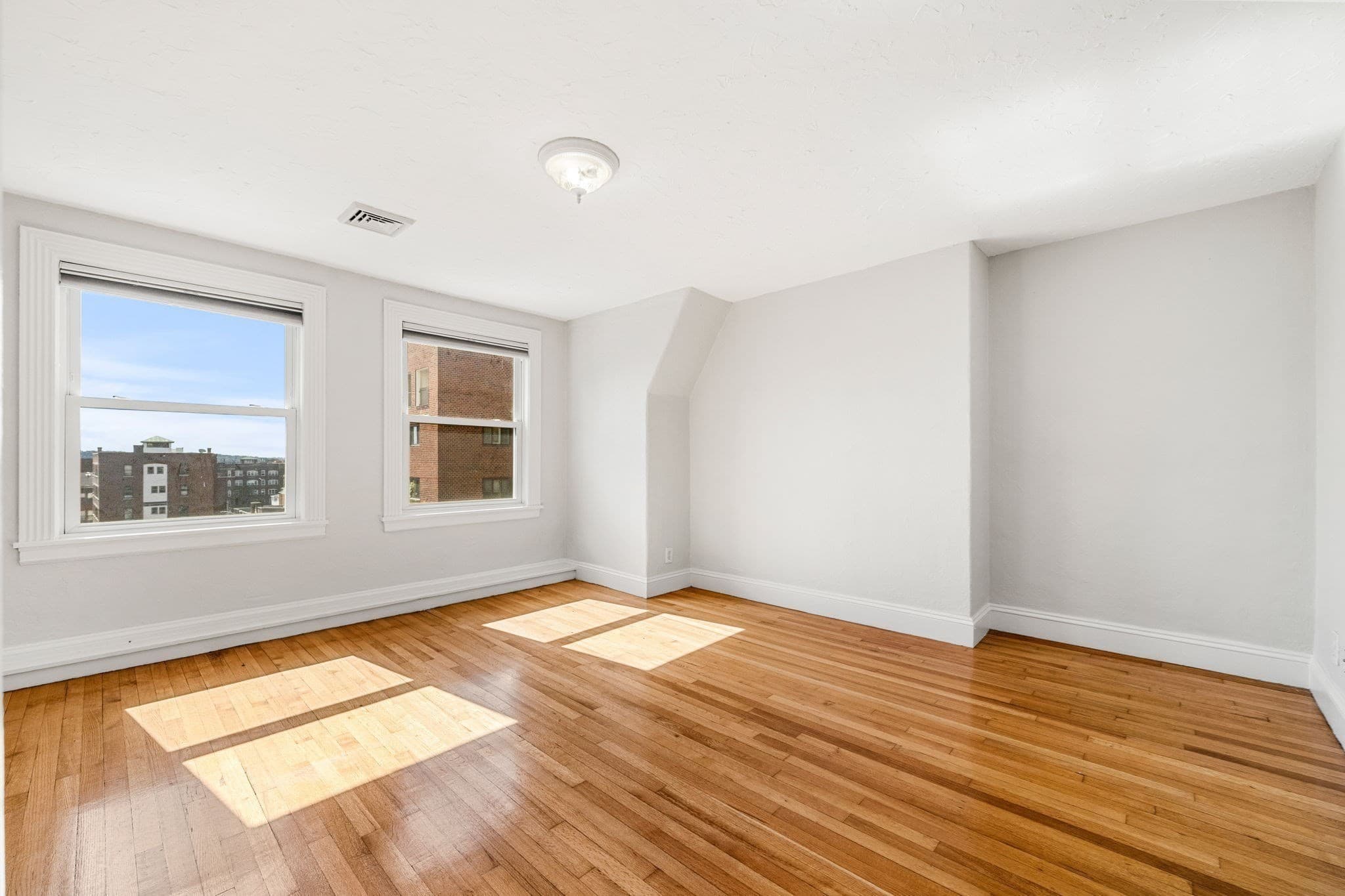 Condominium at 38 Elm St # 4, Worcester MA 01609, photo 18 of 41