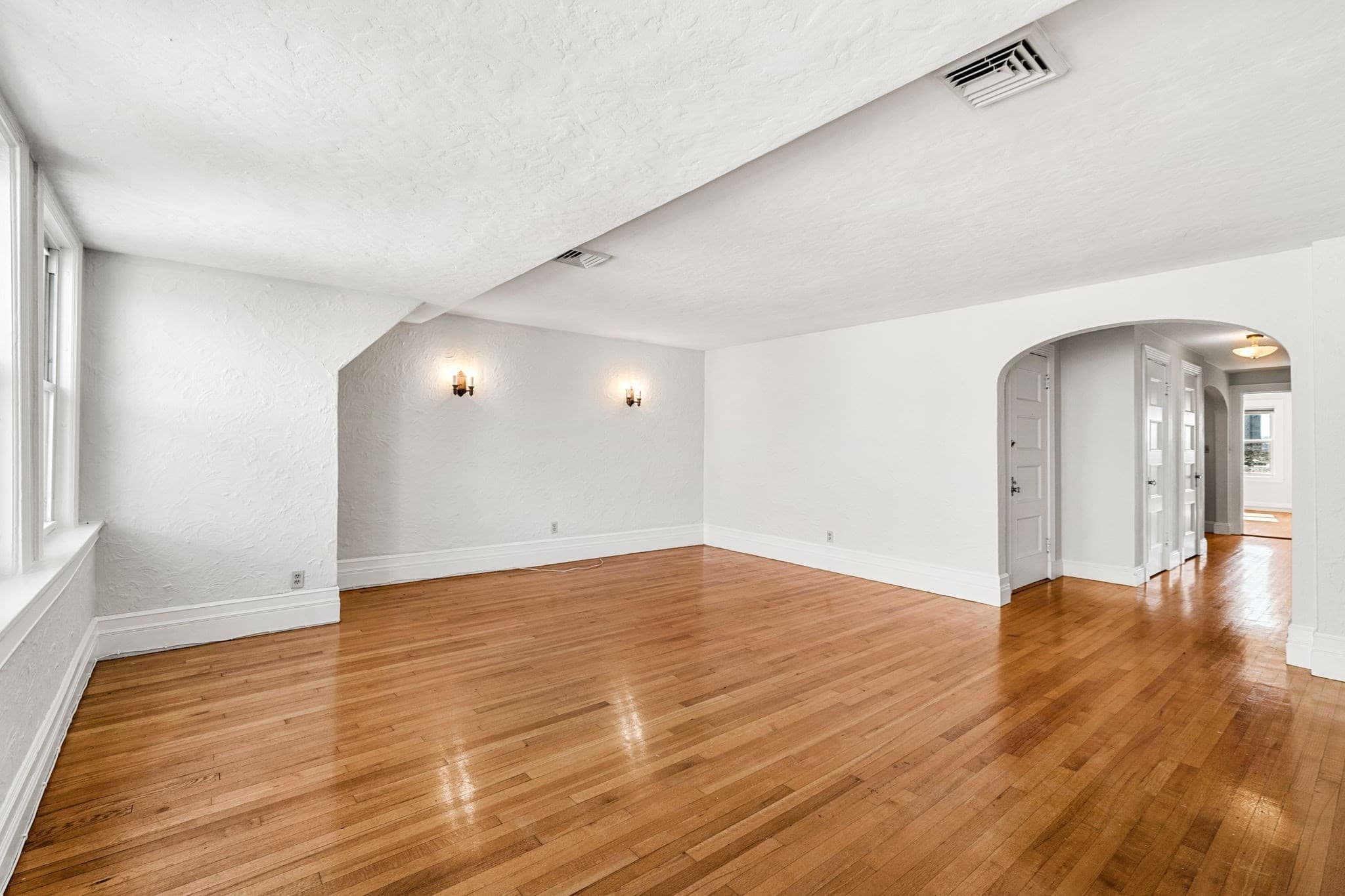 Condominium at 38 Elm St # 4, Worcester MA 01609, photo 8 of 41