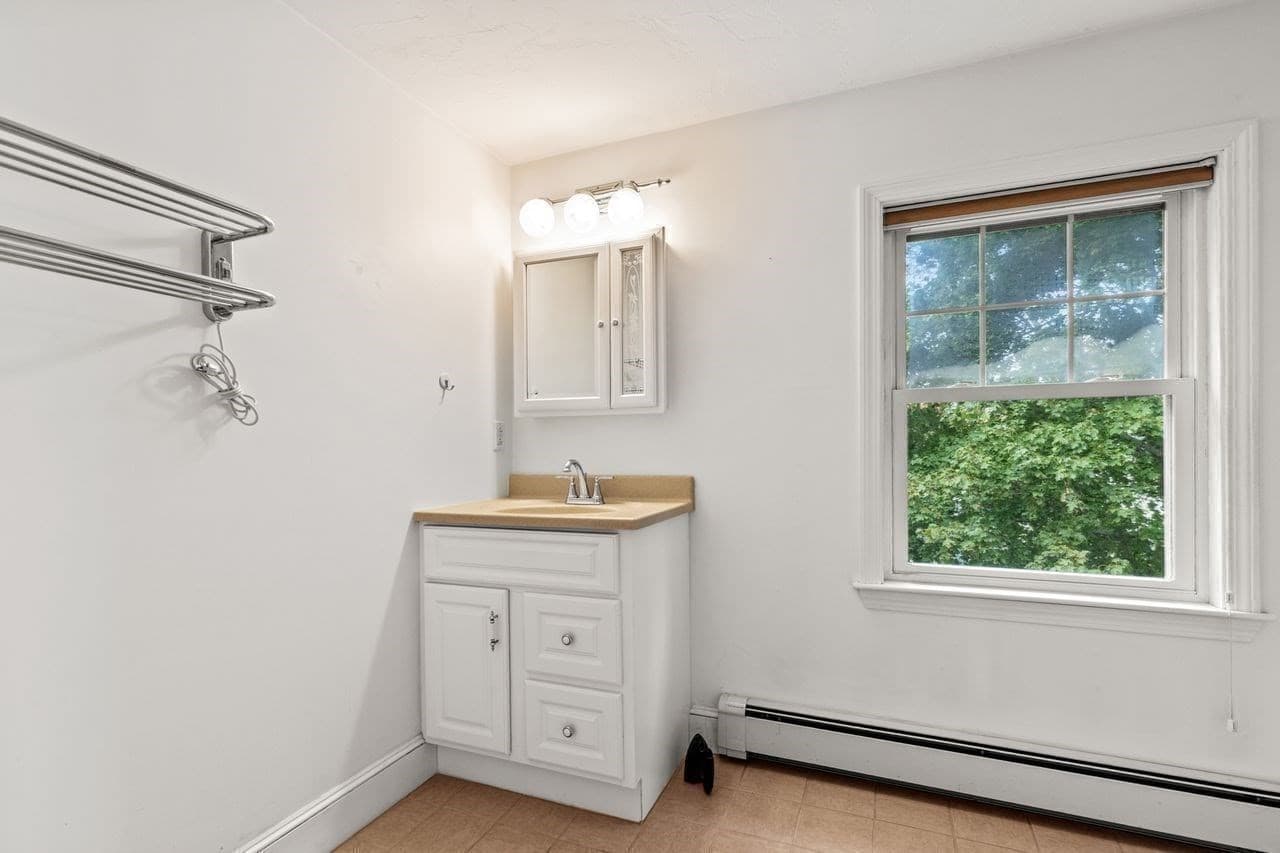 Single Family Residence at 39 Wampatuck Rd, Braintree MA 02184, photo 32 of 36