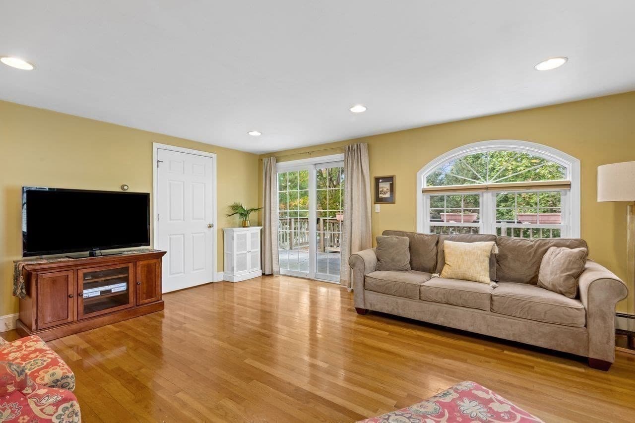 Single Family Residence at 39 Wampatuck Rd, Braintree MA 02184, photo 20 of 36
