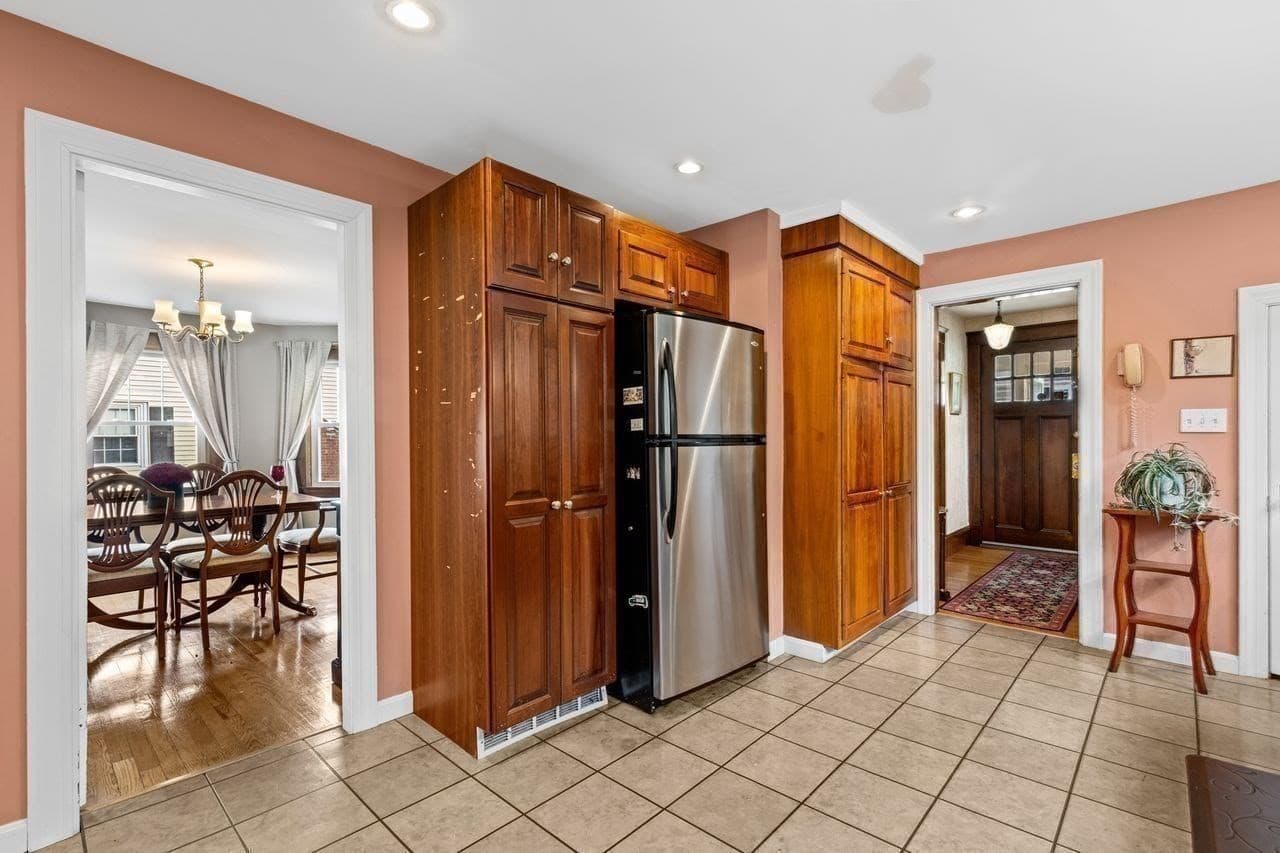Single Family Residence at 39 Wampatuck Rd, Braintree MA 02184, photo 14 of 36