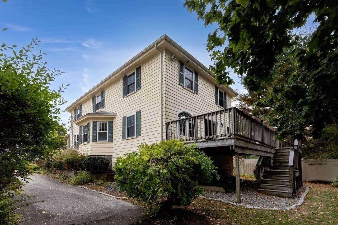 Single Family Residence at 39 Wampatuck Rd, Braintree MA 02184, photo 4 of 36