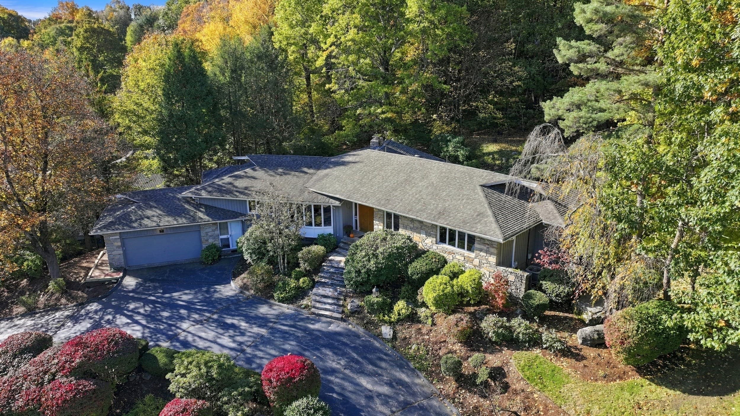 Single Family Residence at 31 Hancock Hill Dr, Worcester MA 01609, photo 41 of 42