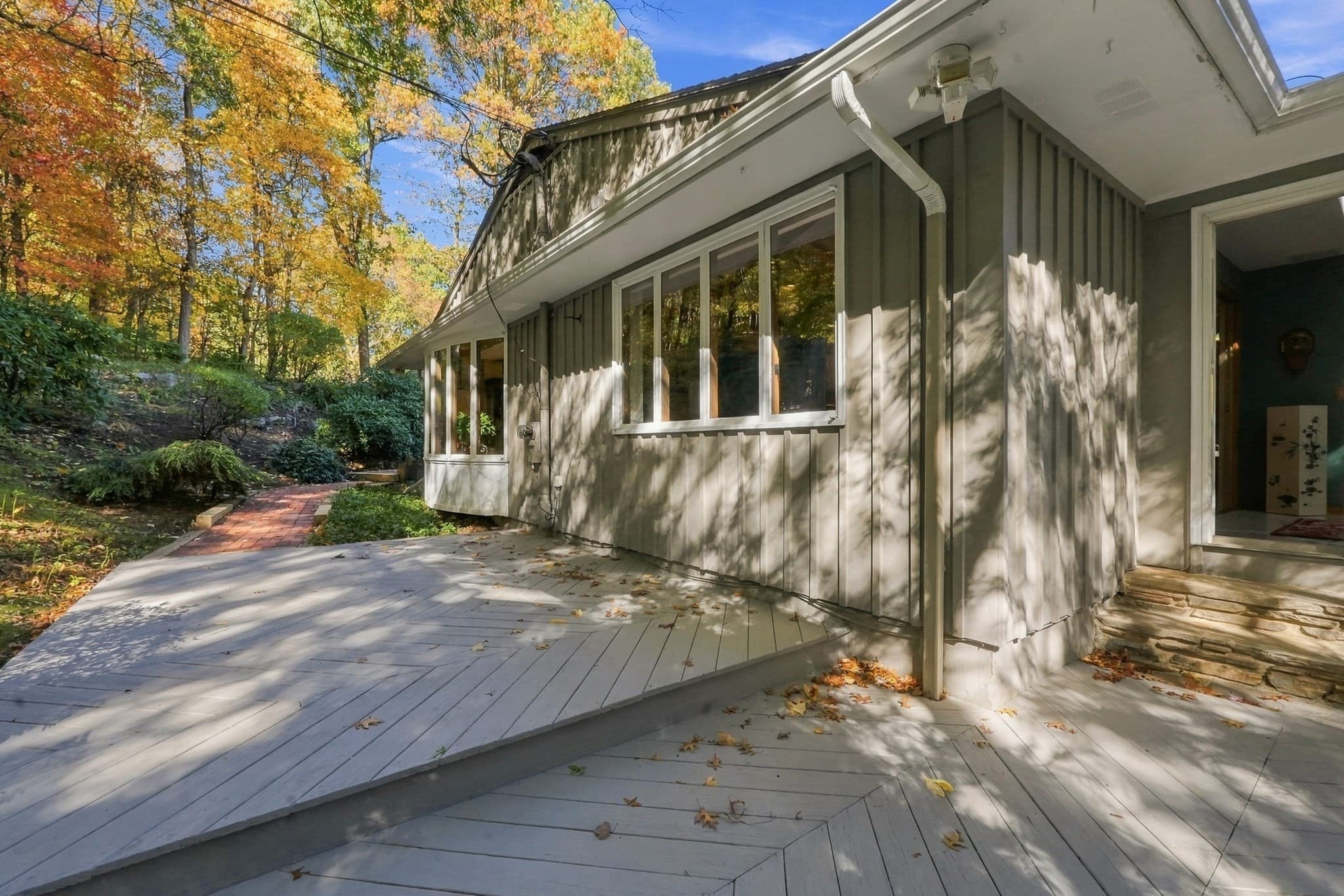 Single Family Residence at 31 Hancock Hill Dr, Worcester MA 01609, photo 40 of 42