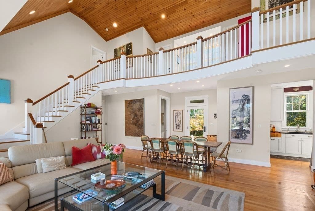 Single Family Residence at 91 Litchfield Rd, Edgartown MA 02539, photo 9 of 38