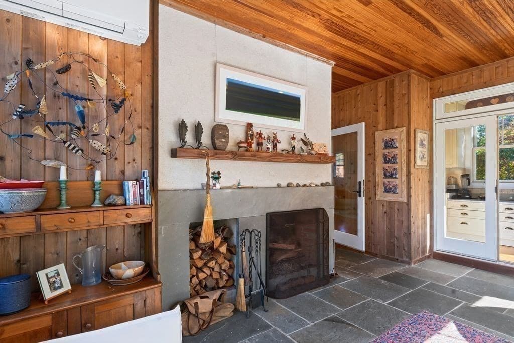 Single Family Residence at 91 Litchfield Rd, Edgartown MA 02539, photo 14 of 38