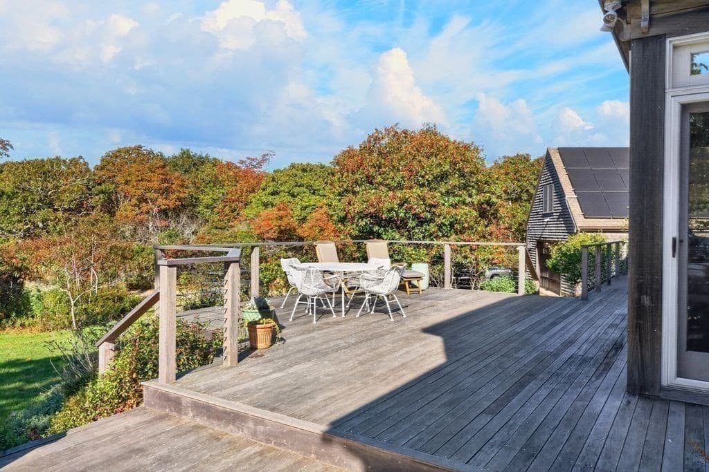 Single Family Residence at 91 Litchfield Rd, Edgartown MA 02539, photo 4 of 38