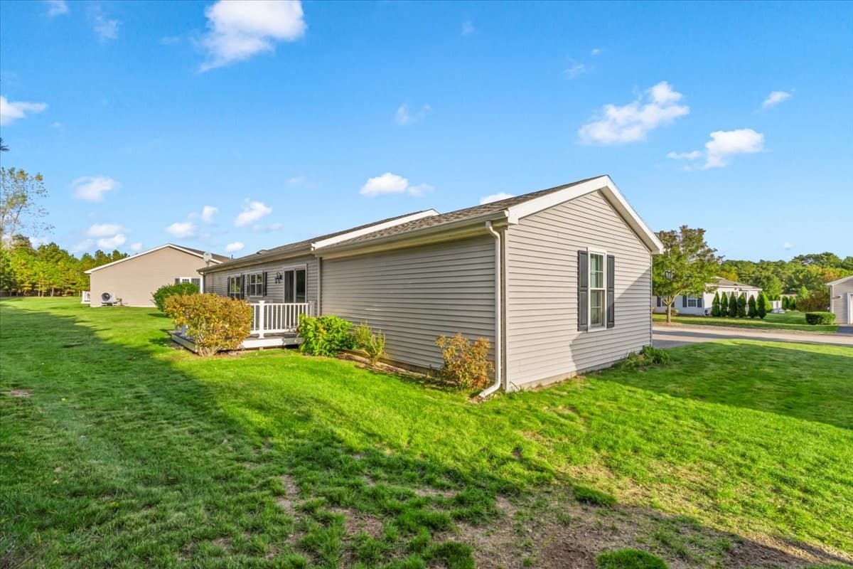 Mobile Home at 37 Willow Bend Blvd, Plymouth MA 02360, photo 32 of 40