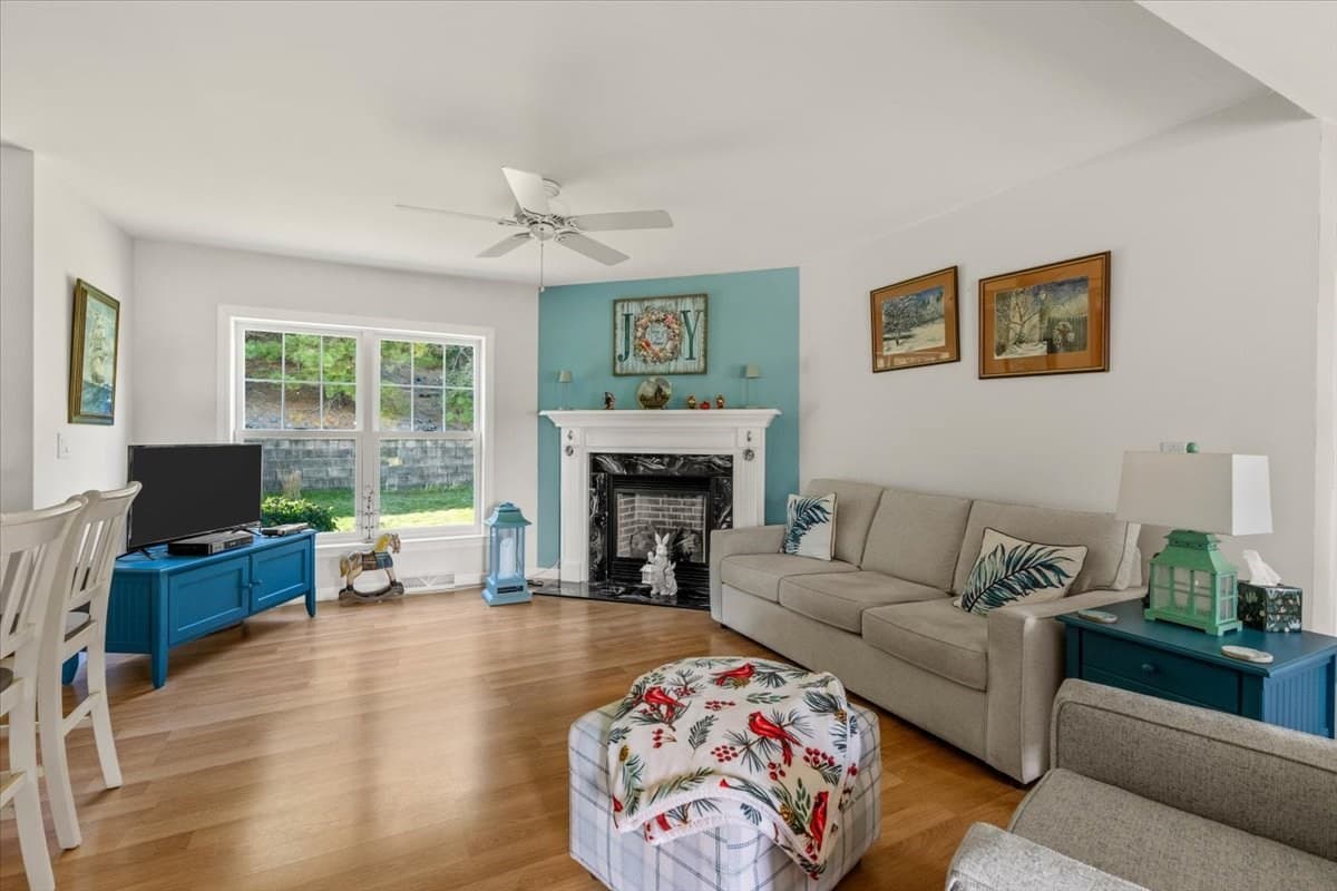 Mobile Home at 37 Willow Bend Blvd, Plymouth MA 02360, photo 38 of 40