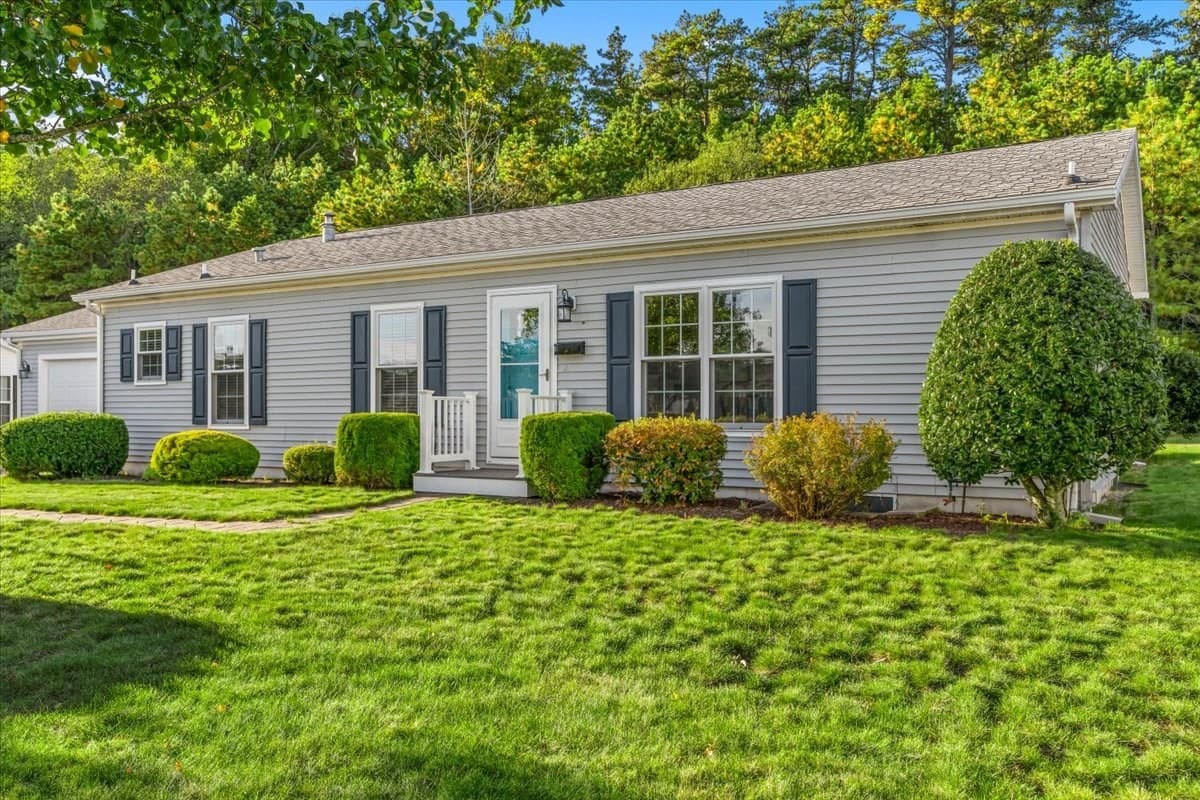 Mobile Home at 37 Willow Bend Blvd, Plymouth MA 02360, photo 33 of 40