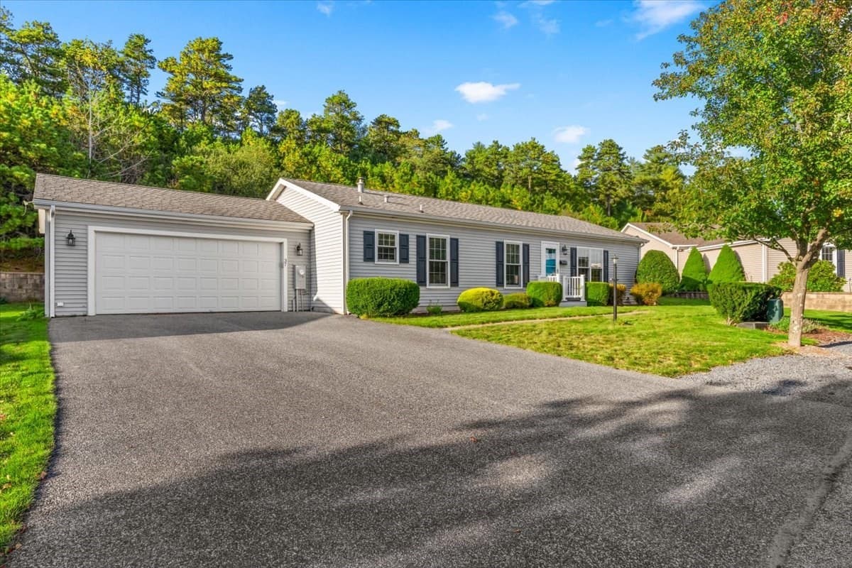Mobile Home at 37 Willow Bend Blvd, Plymouth MA 02360, photo 35 of 40