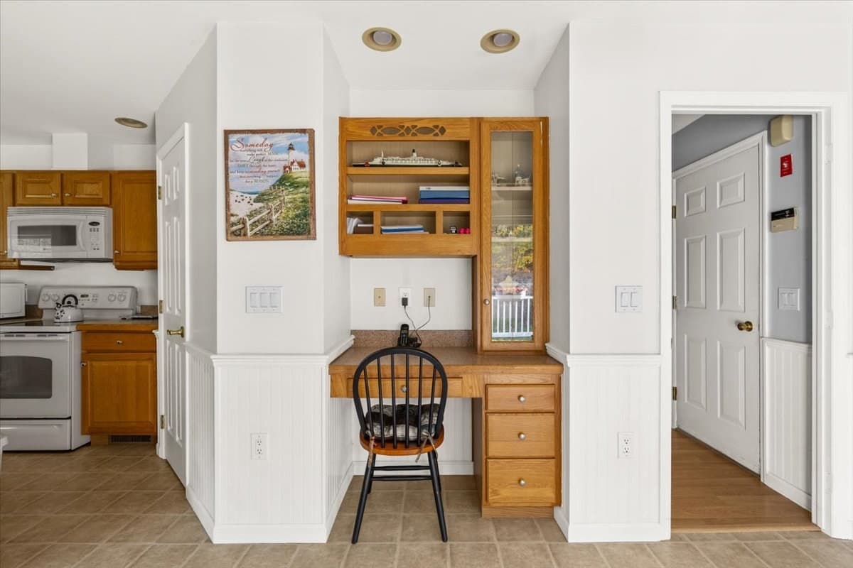 Mobile Home at 37 Willow Bend Blvd, Plymouth MA 02360, photo 25 of 40