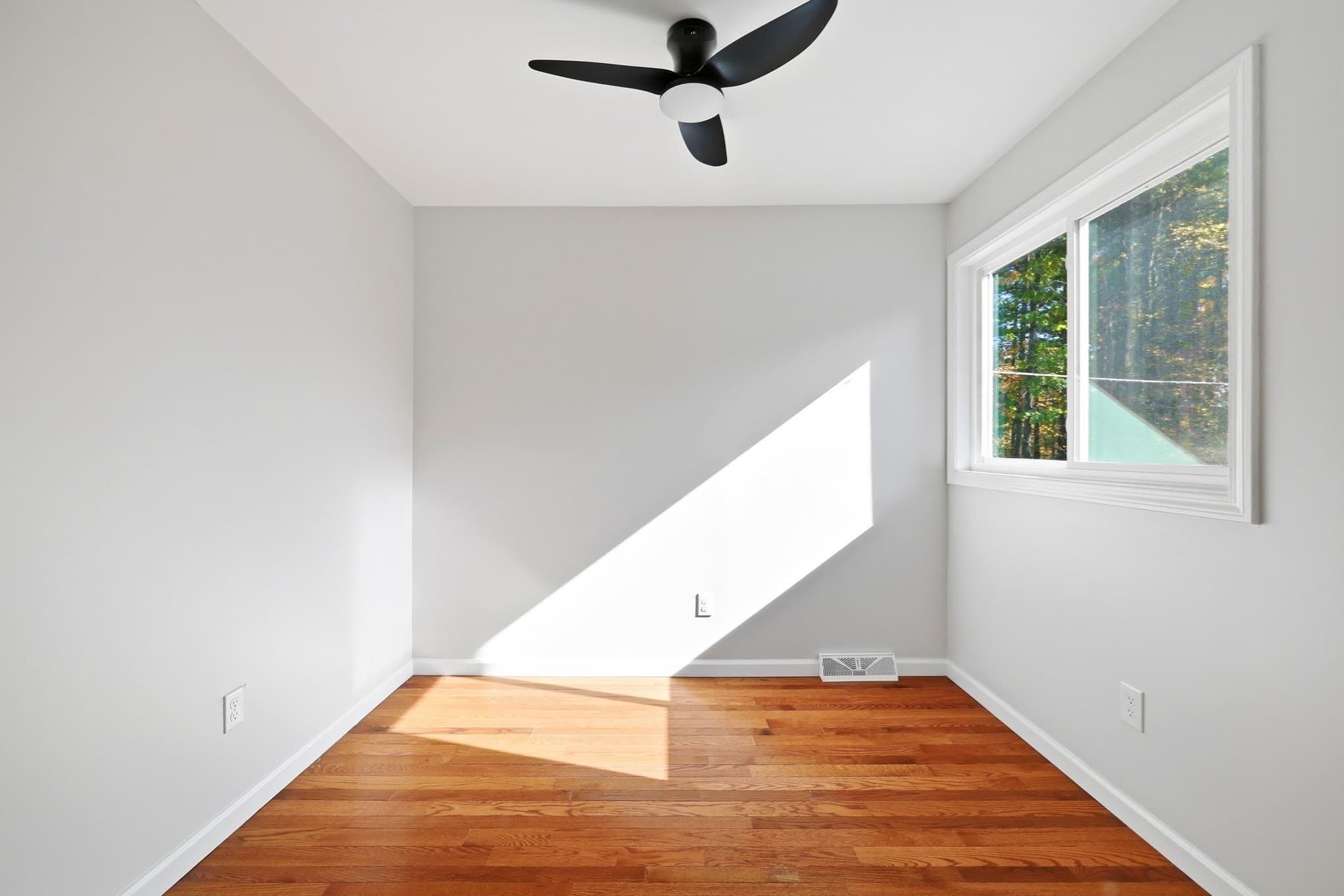 Single Family Residence at 139 E Hill Rd, Brimfield MA 01010, photo 23 of 42