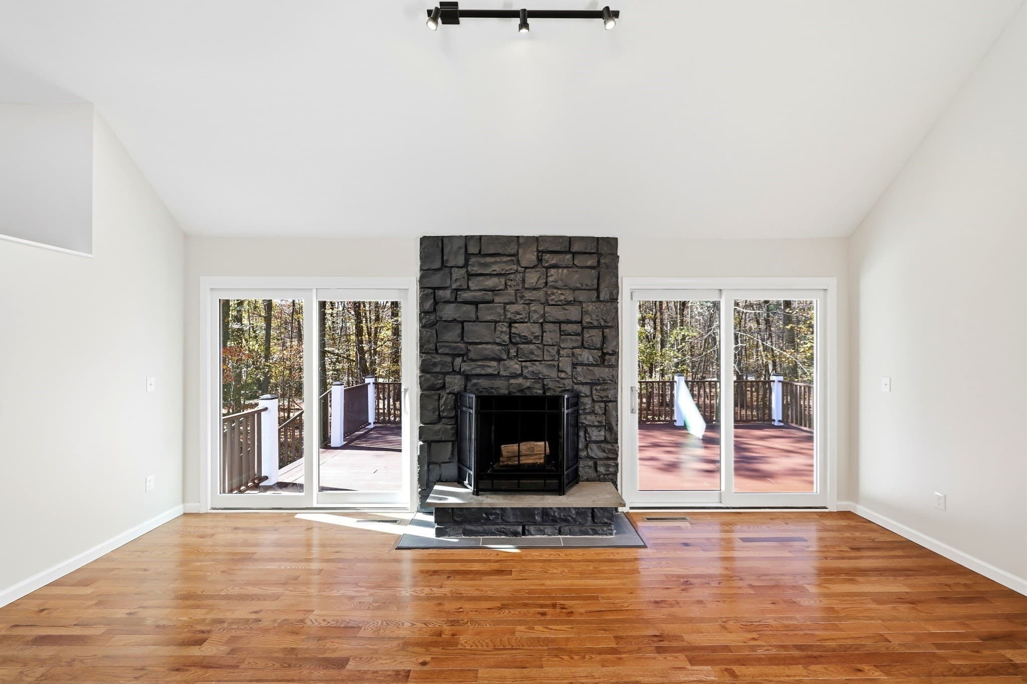 Single Family Residence at 139 E Hill Rd, Brimfield MA 01010, photo 5 of 42