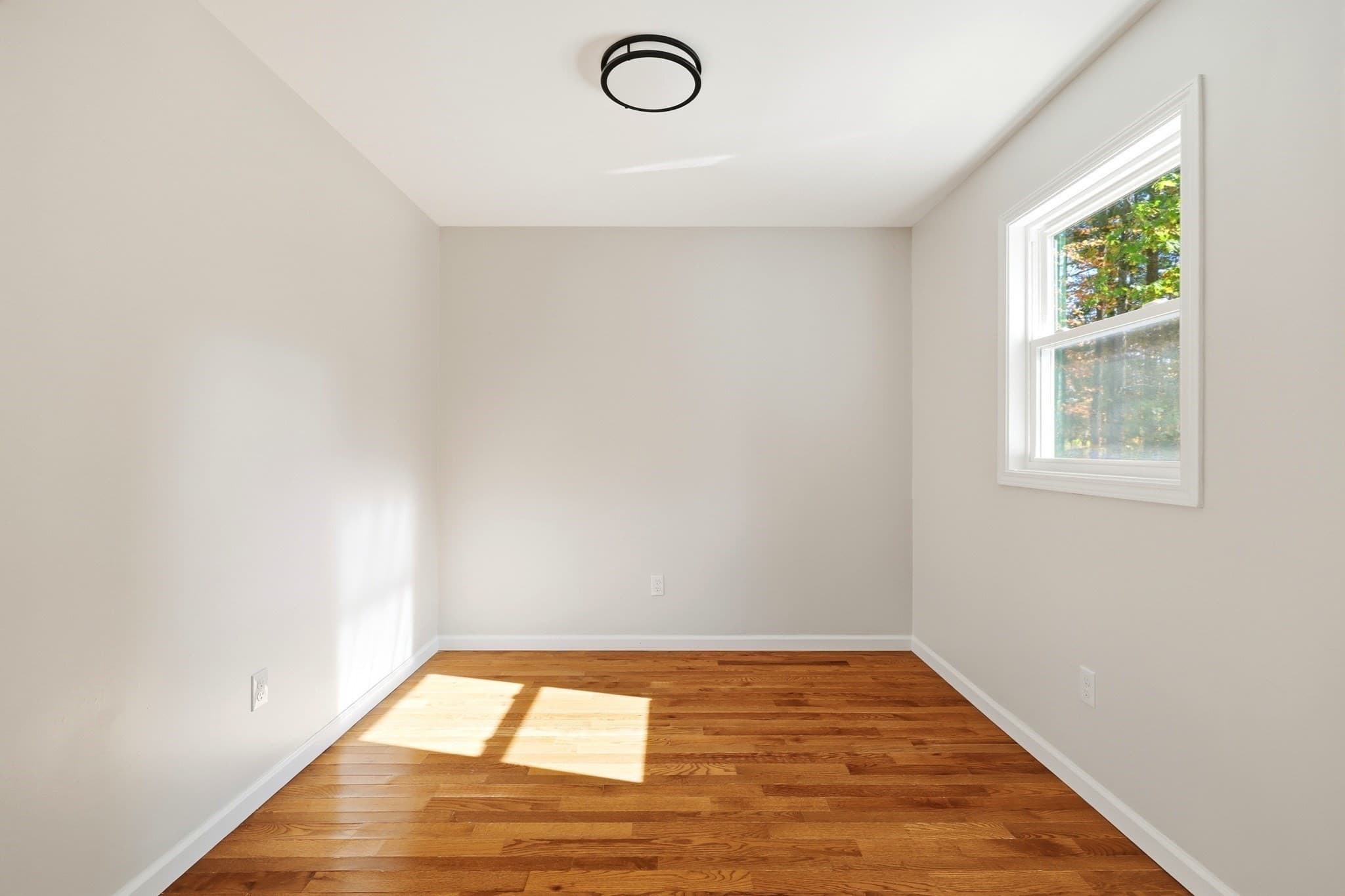 Single Family Residence at 139 E Hill Rd, Brimfield MA 01010, photo 11 of 42