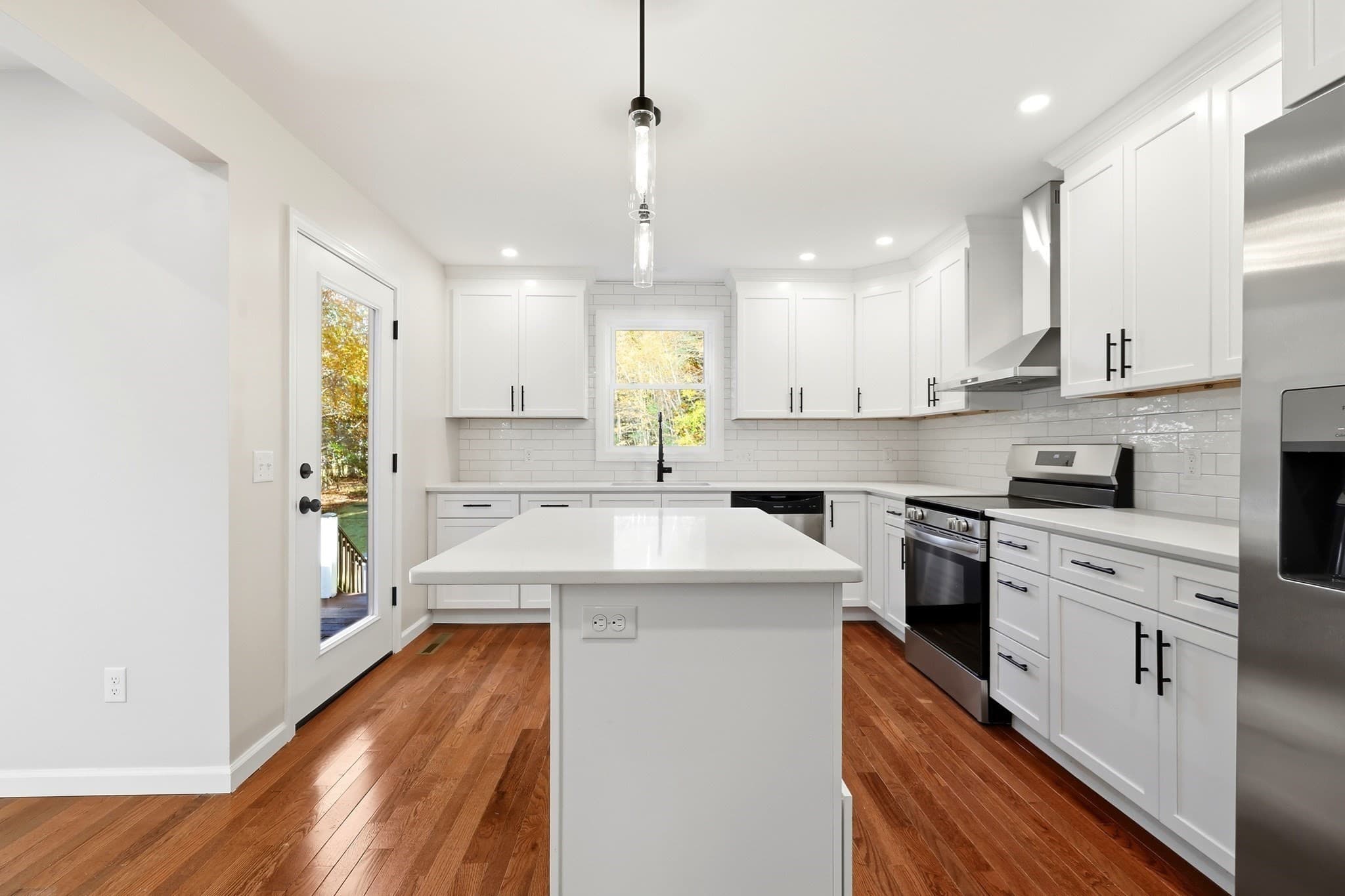 Single Family Residence at 139 E Hill Rd, Brimfield MA 01010, photo 8 of 42