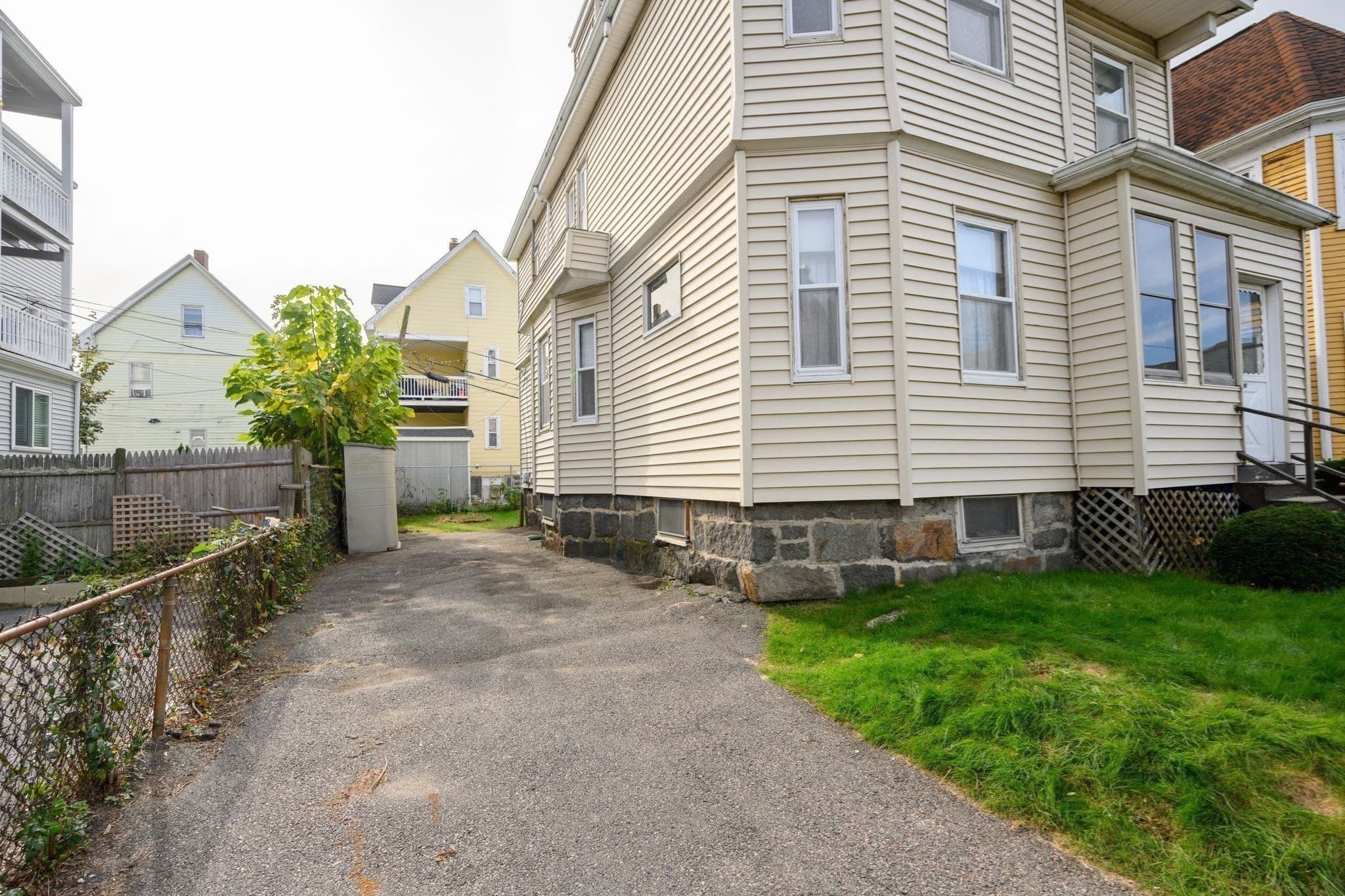 Single Family Residence at 75 Shepton, Boston MA 02124, photo 6 of 11