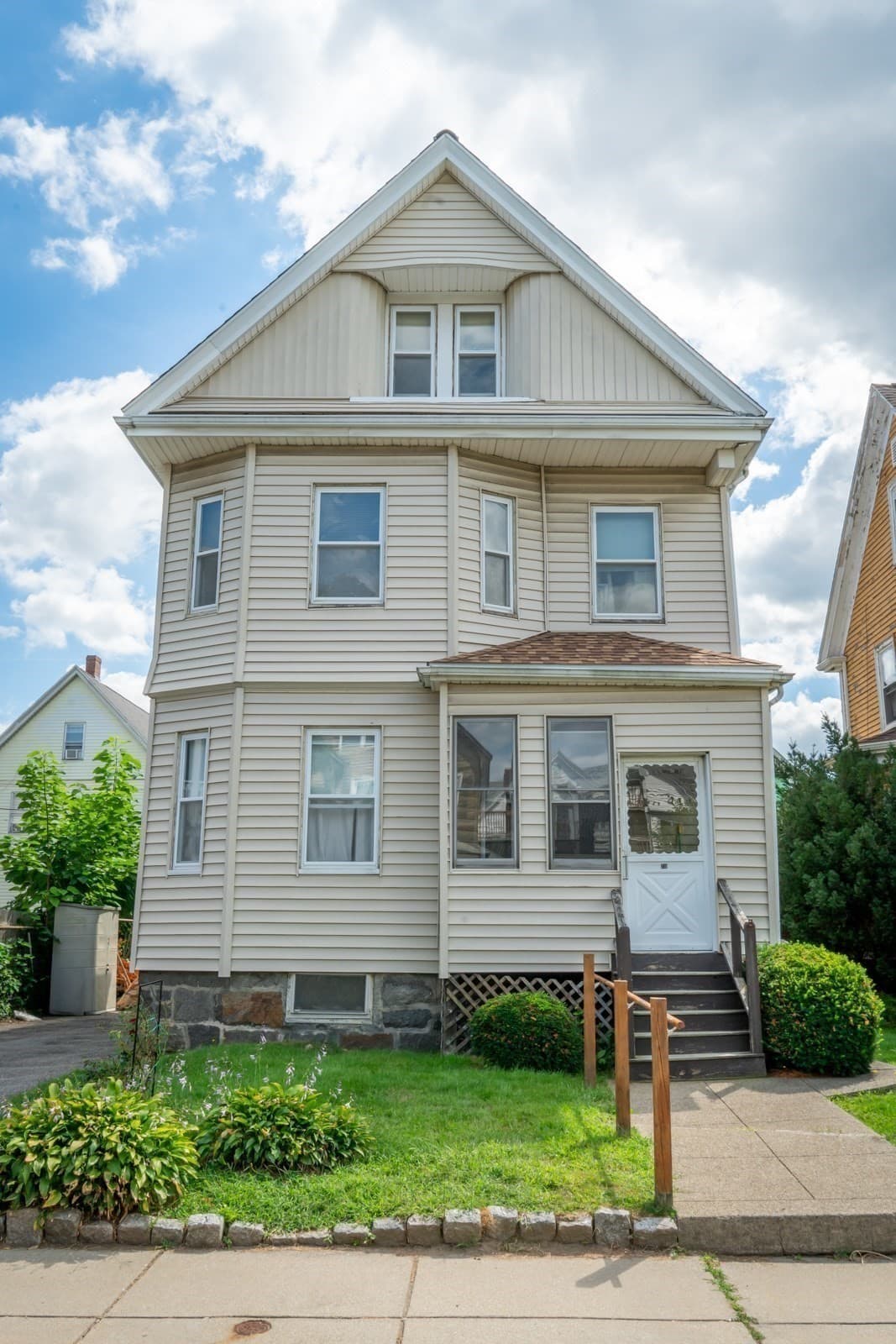 Single Family Residence at 75 Shepton, Boston MA 02124, photo 5 of 11