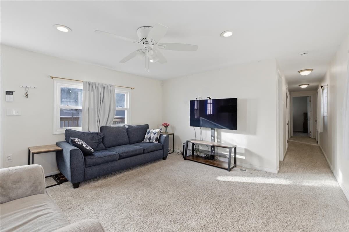Mobile Home at 5 Alpine St, Rockland MA 02370, photo 7 of 39