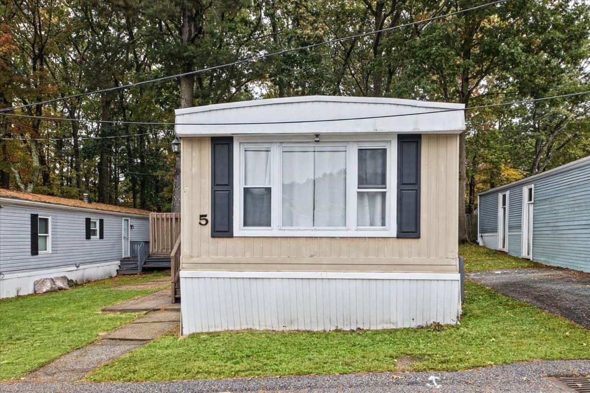 Mobile Home at 5 Alpine St, Rockland MA 02370, photo 32 of 39