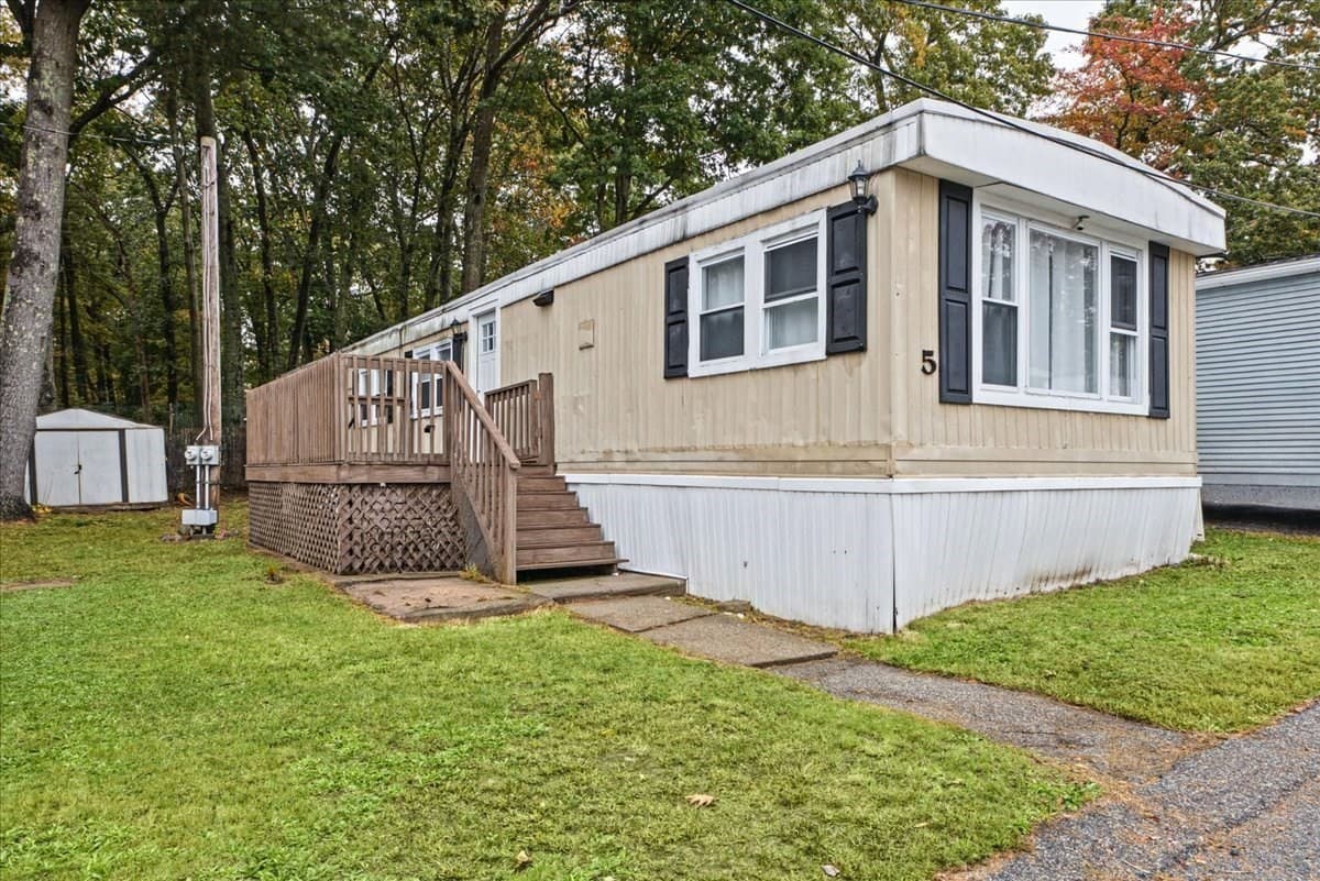 Mobile Home at 5 Alpine St, Rockland MA 02370, photo 33 of 39