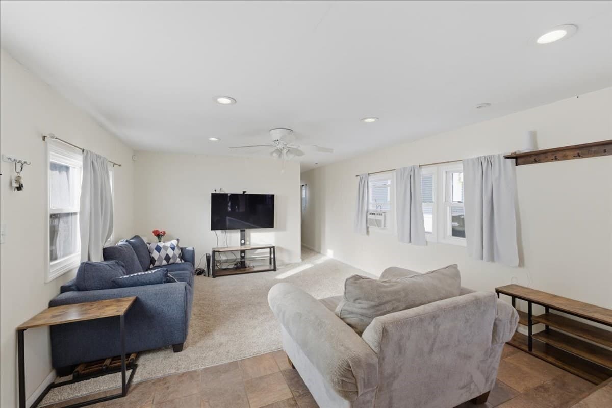 Mobile Home at 5 Alpine St, Rockland MA 02370, photo 11 of 39