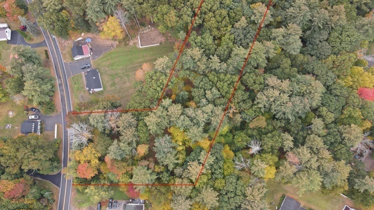 Residential at 60 Brookdale Rd, Salem NH 03079, photo 2 of 7