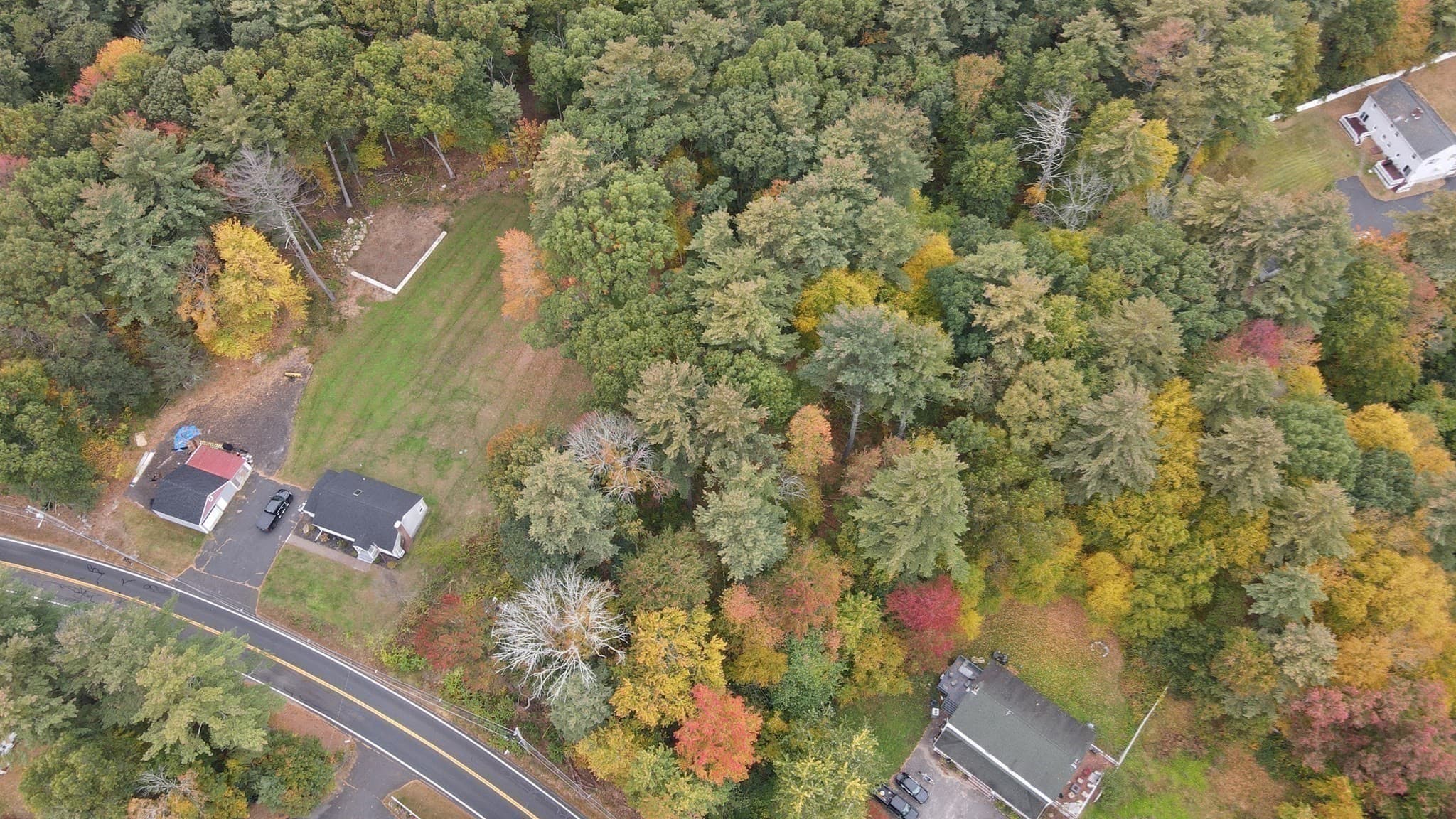 Residential at 60 Brookdale Rd, Salem NH 03079, photo 4 of 7