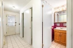 Single Family Residence at 45 Indian Hill Rd, Worcester MA 01606, photo 20 of 40
