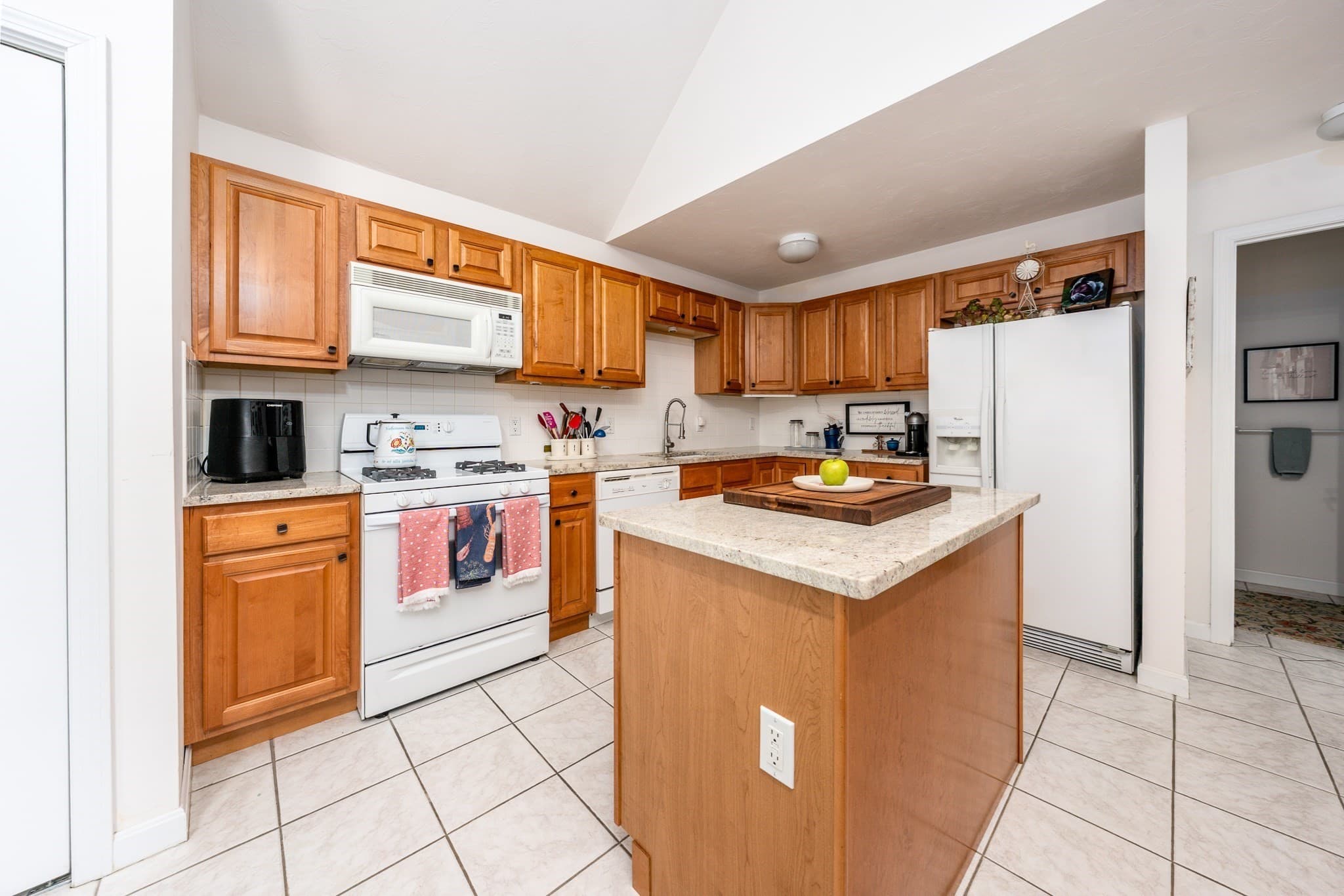 Condominium at 32 Red Cedar Rd # 32, Mashpee MA 02649, photo 12 of 36