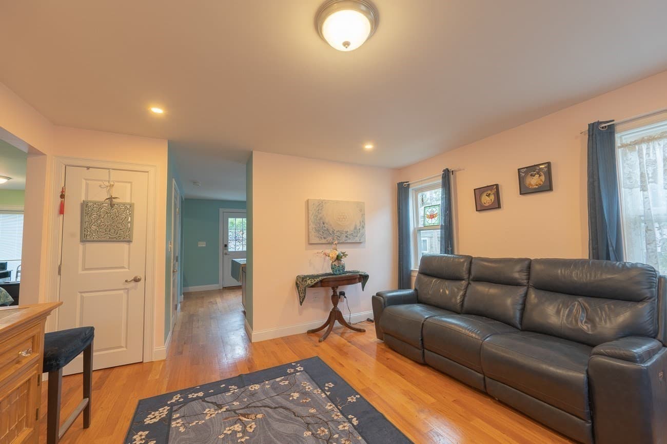 Single Family Residence at 28 Heathcote St, Boston MA 02131, photo 7 of 32