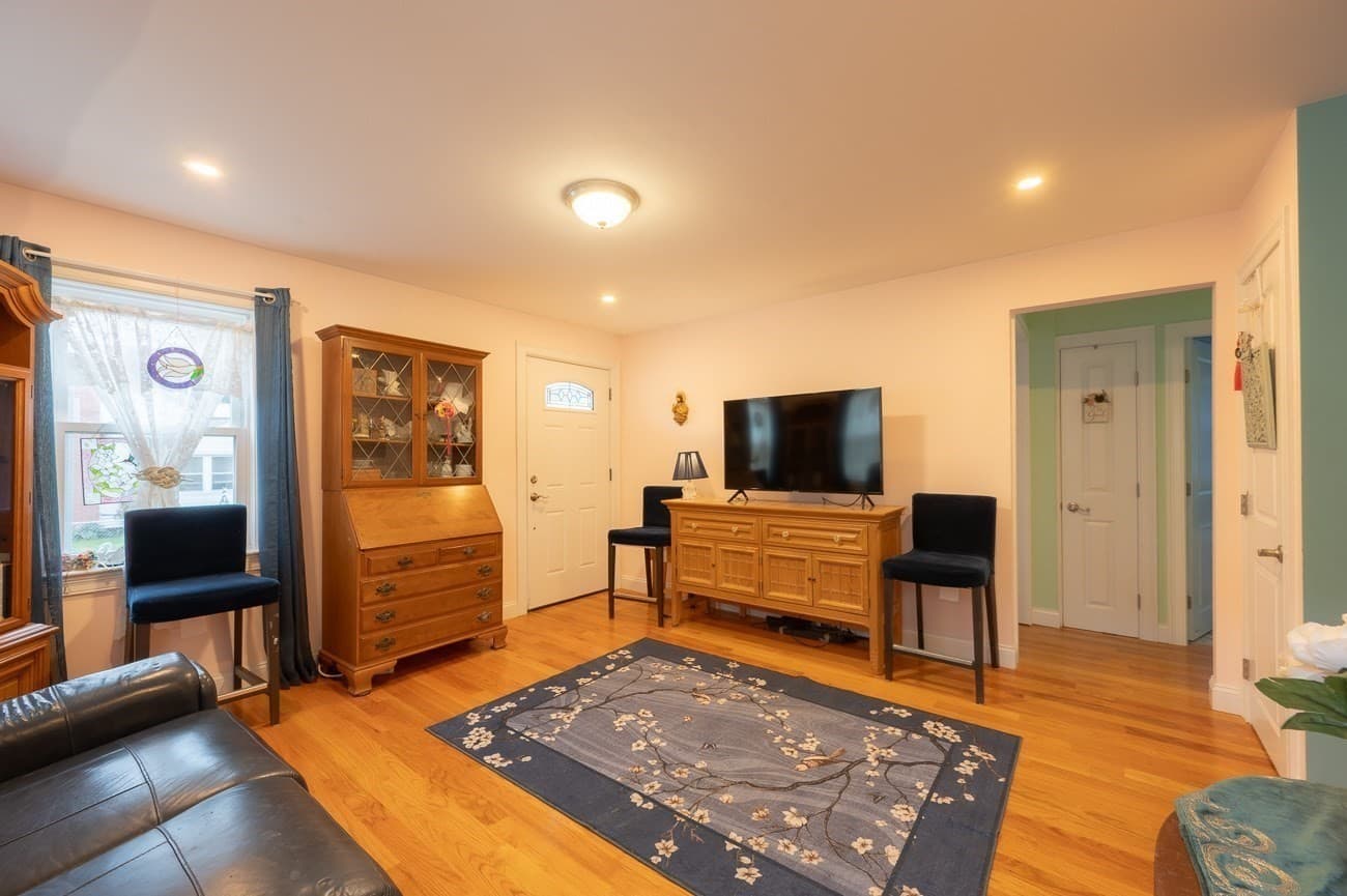 Single Family Residence at 28 Heathcote St, Boston MA 02131, photo 9 of 32