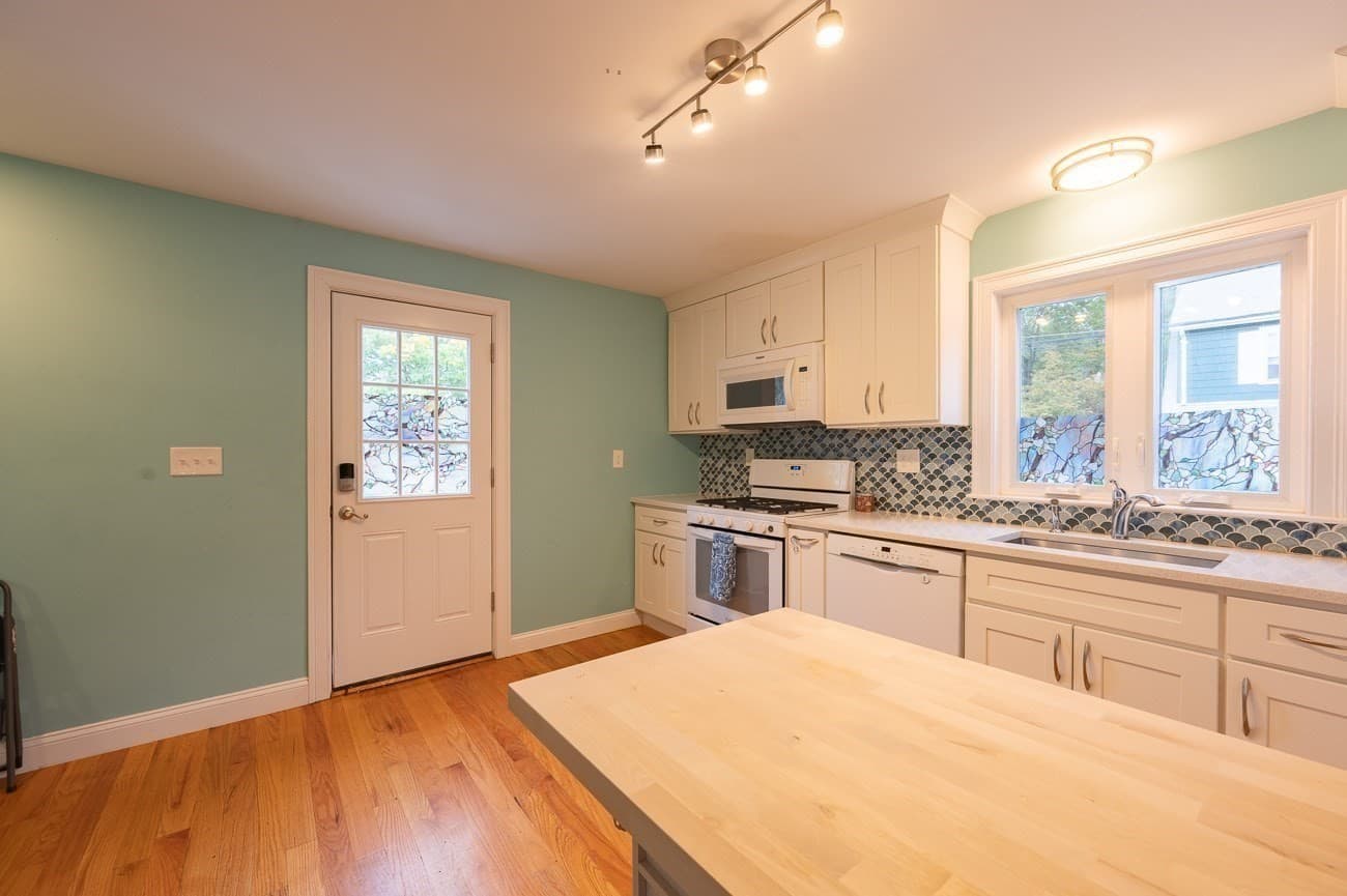 Single Family Residence at 28 Heathcote St, Boston MA 02131, photo 11 of 32