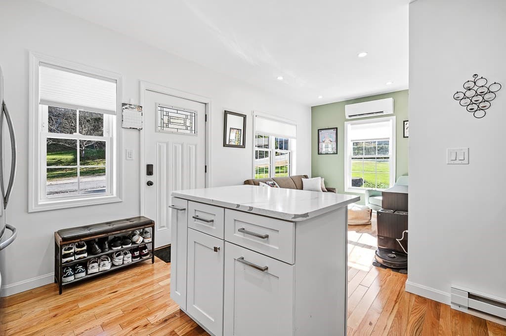 Single Family Residence at 2 Rolfe Ave, Worcester MA 01604, photo 34 of 42