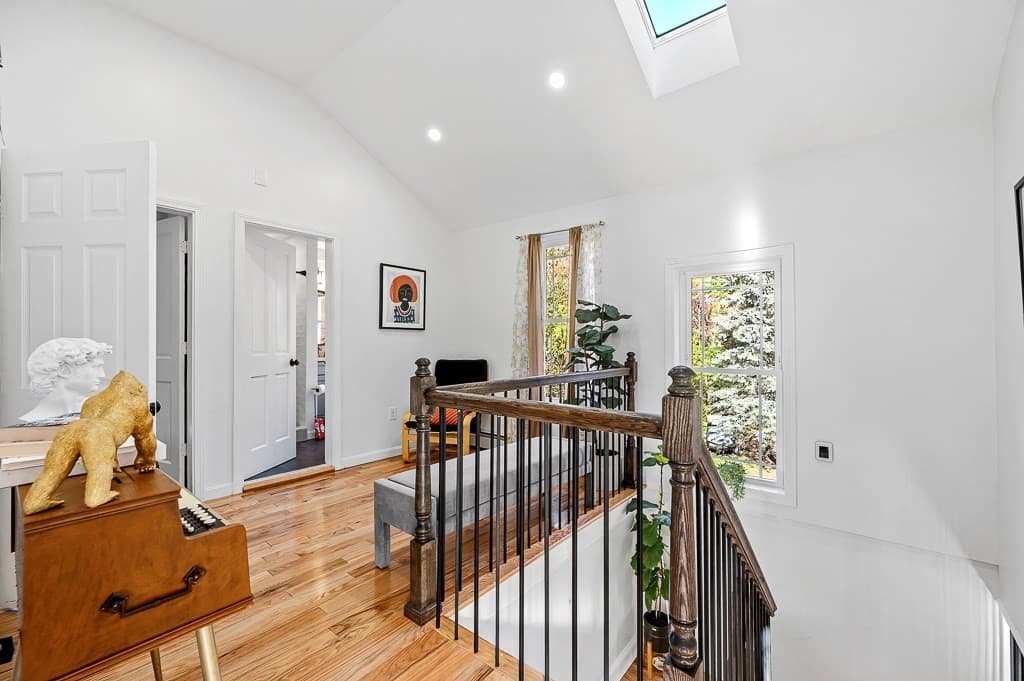 Single Family Residence at 2 Rolfe Ave, Worcester MA 01604, photo 19 of 42