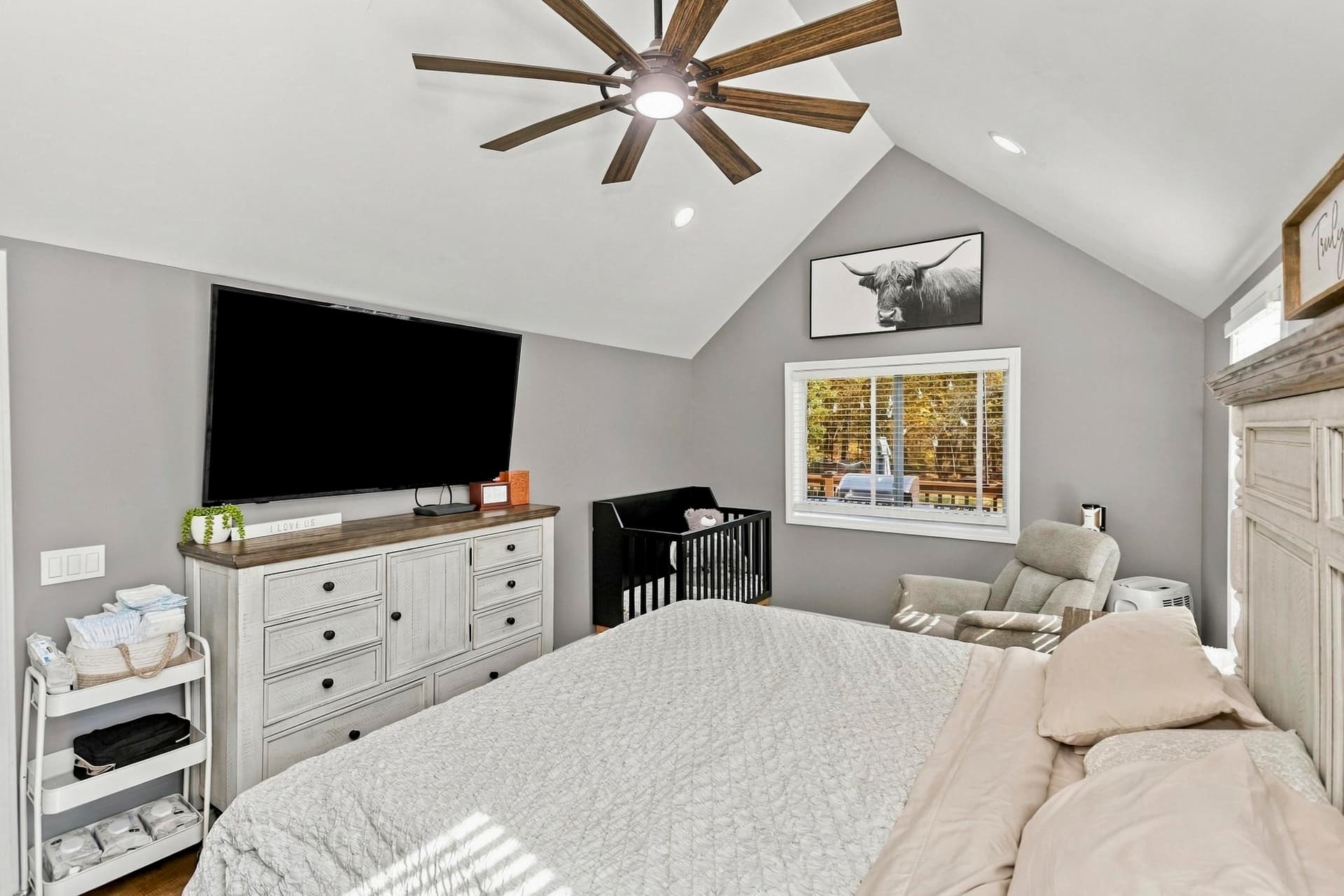Single Family Residence at 465 E Mountain Rd, Westfield MA 01085, photo 23 of 41