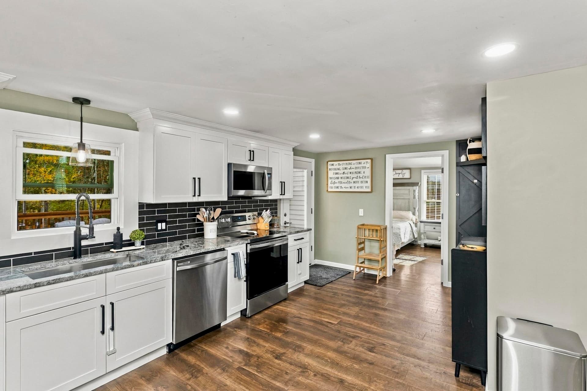 Single Family Residence at 465 E Mountain Rd, Westfield MA 01085, photo 6 of 41