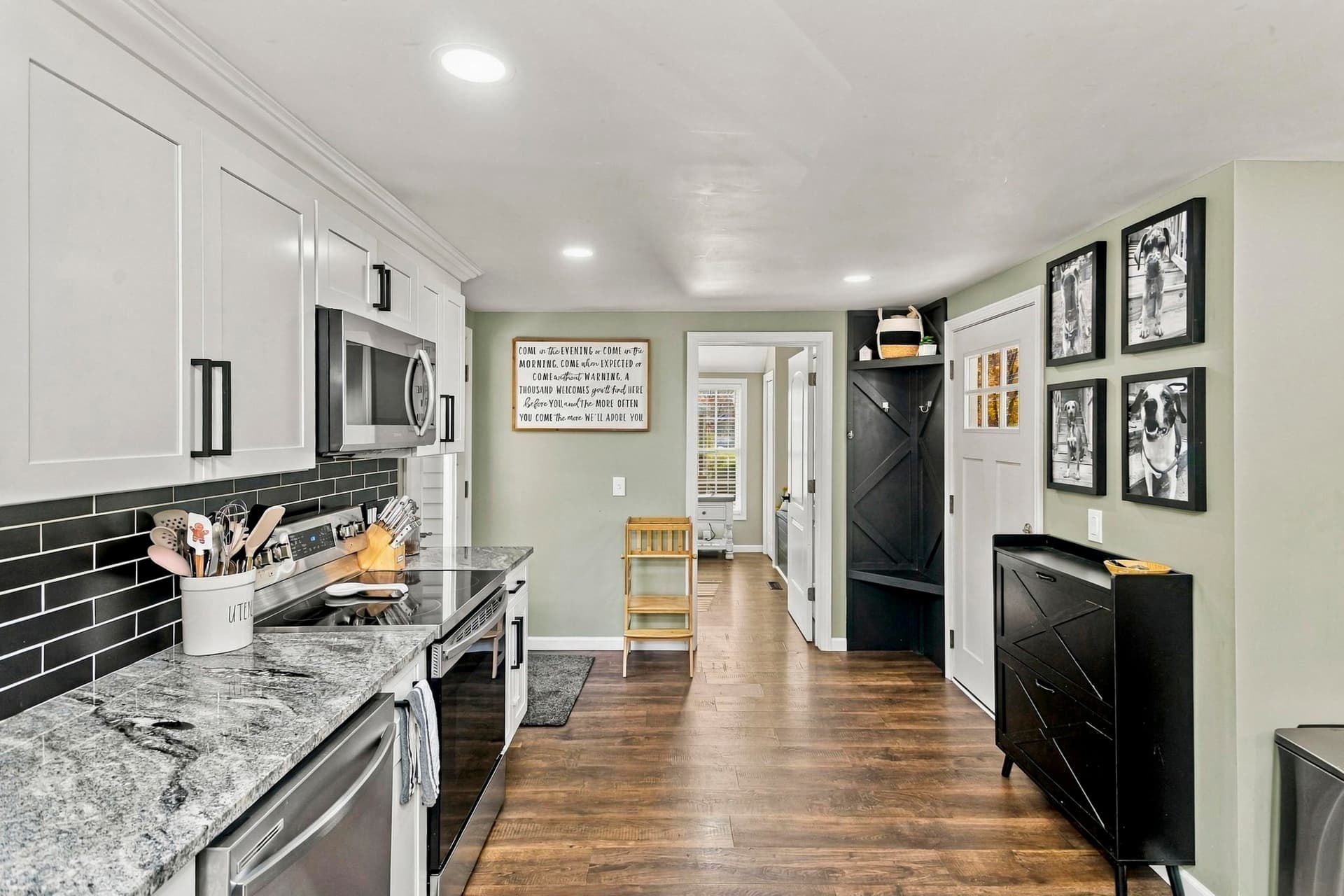 Single Family Residence at 465 E Mountain Rd, Westfield MA 01085, photo 7 of 41