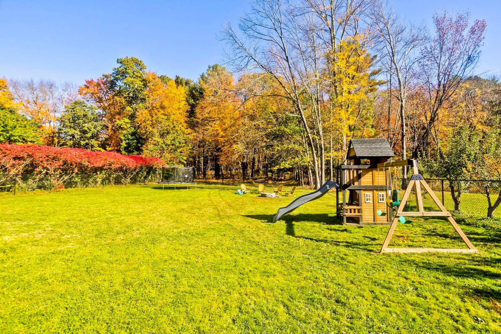 Single Family Residence at 465 E Mountain Rd, Westfield MA 01085, photo 36 of 41