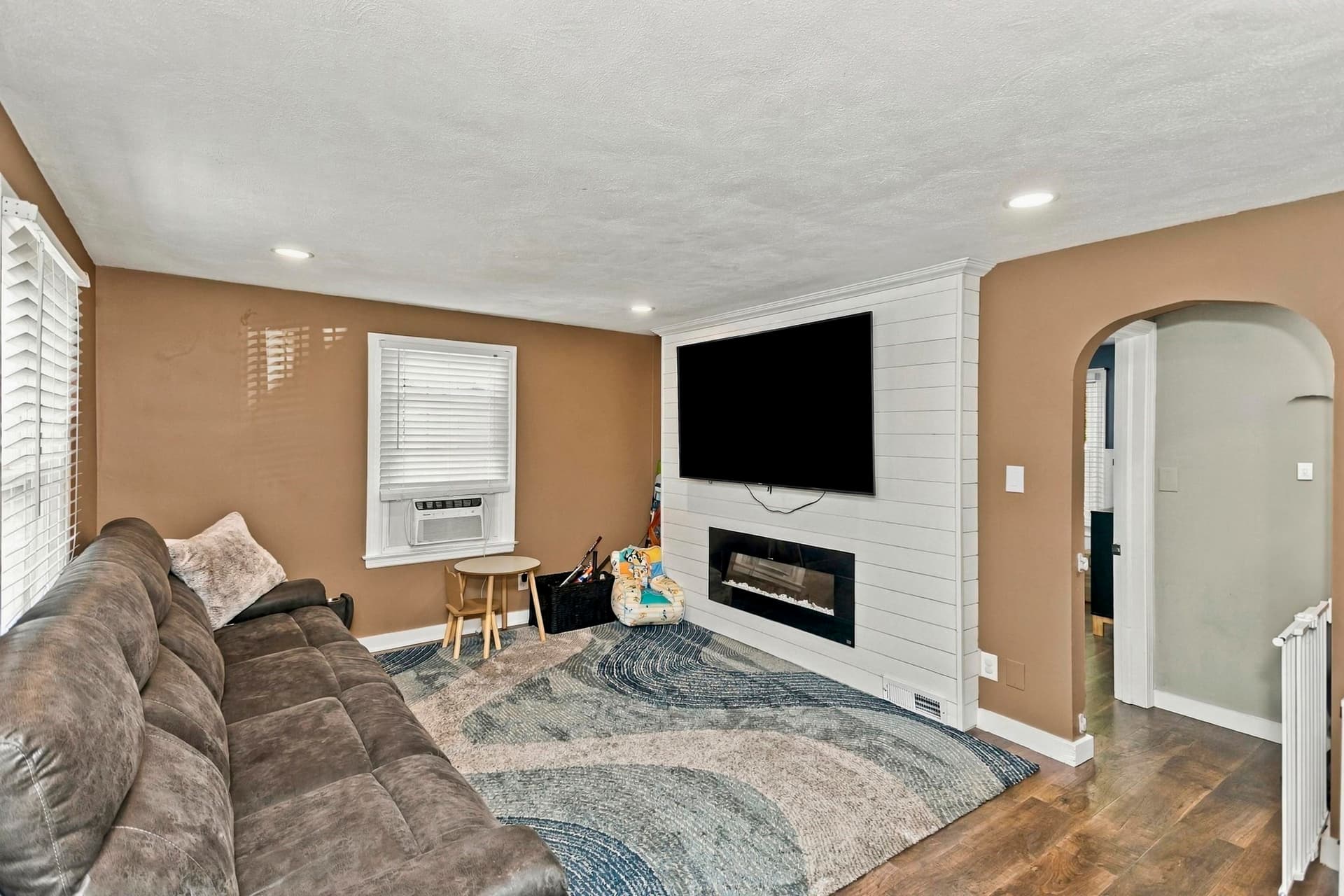 Single Family Residence at 465 E Mountain Rd, Westfield MA 01085, photo 20 of 41