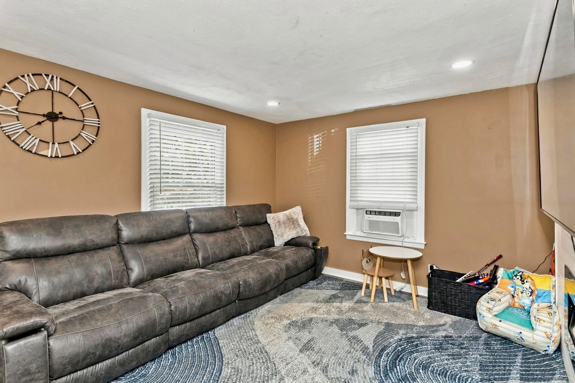 Single Family Residence at 465 E Mountain Rd, Westfield MA 01085, photo 18 of 41