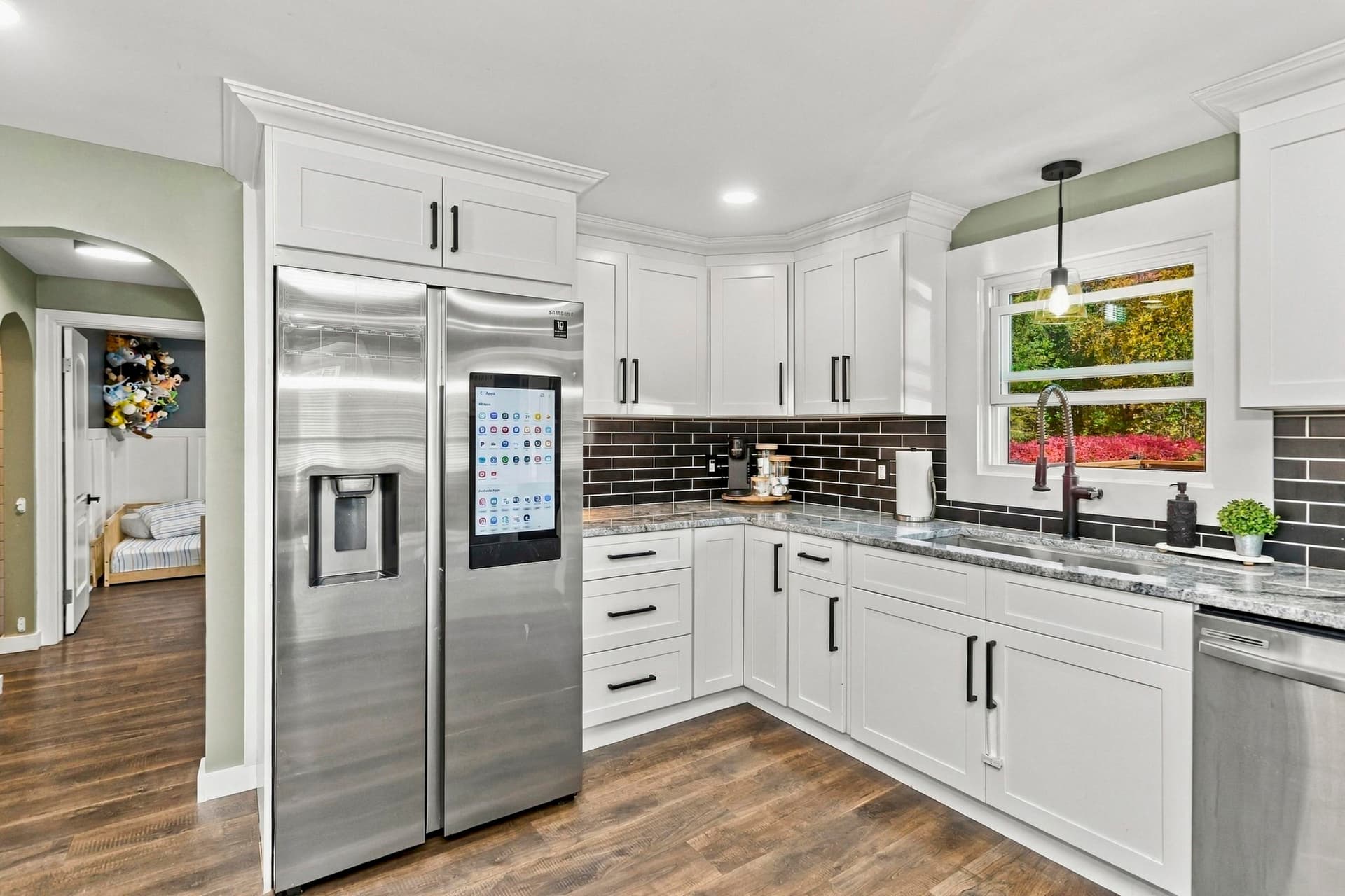Single Family Residence at 465 E Mountain Rd, Westfield MA 01085, photo 4 of 41