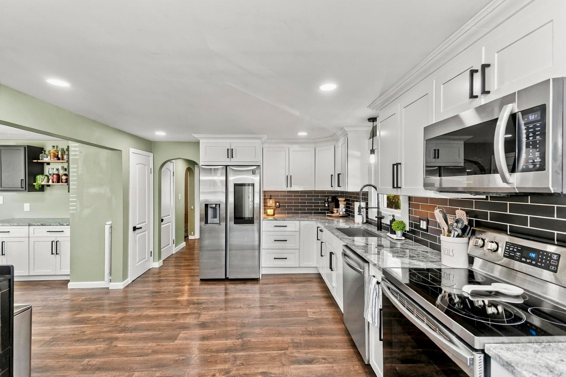 Single Family Residence at 465 E Mountain Rd, Westfield MA 01085, photo 8 of 41