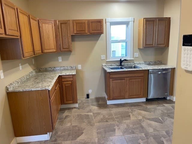 Single Family Residence at 34 Andrew Street, Springfield MA 01109, photo 11 of 29